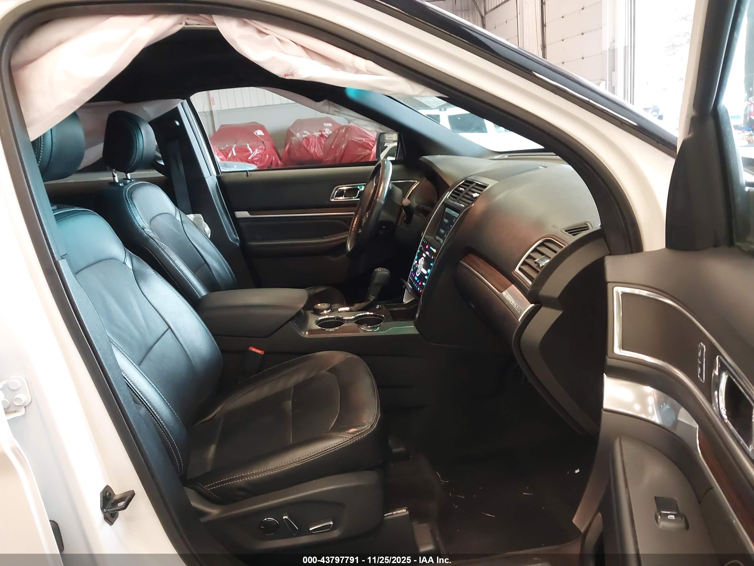 FORD EXPLORER image 5