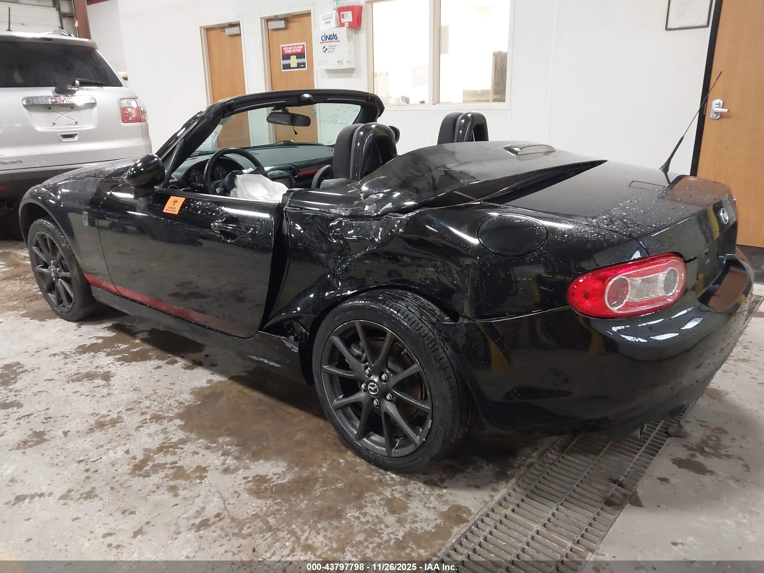 MAZDA MX-5 image 3