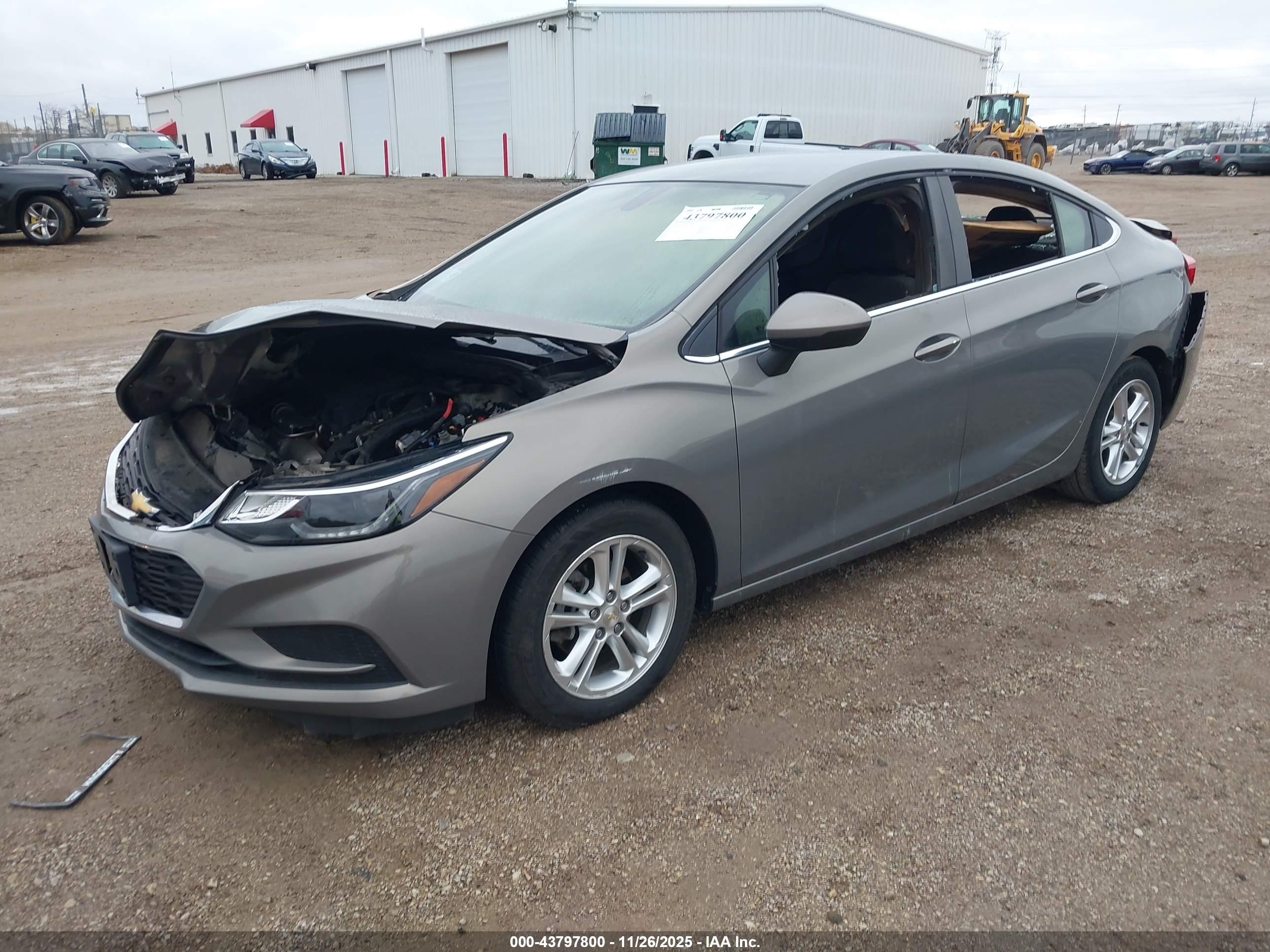 CHEVROLET CRUZE image 2