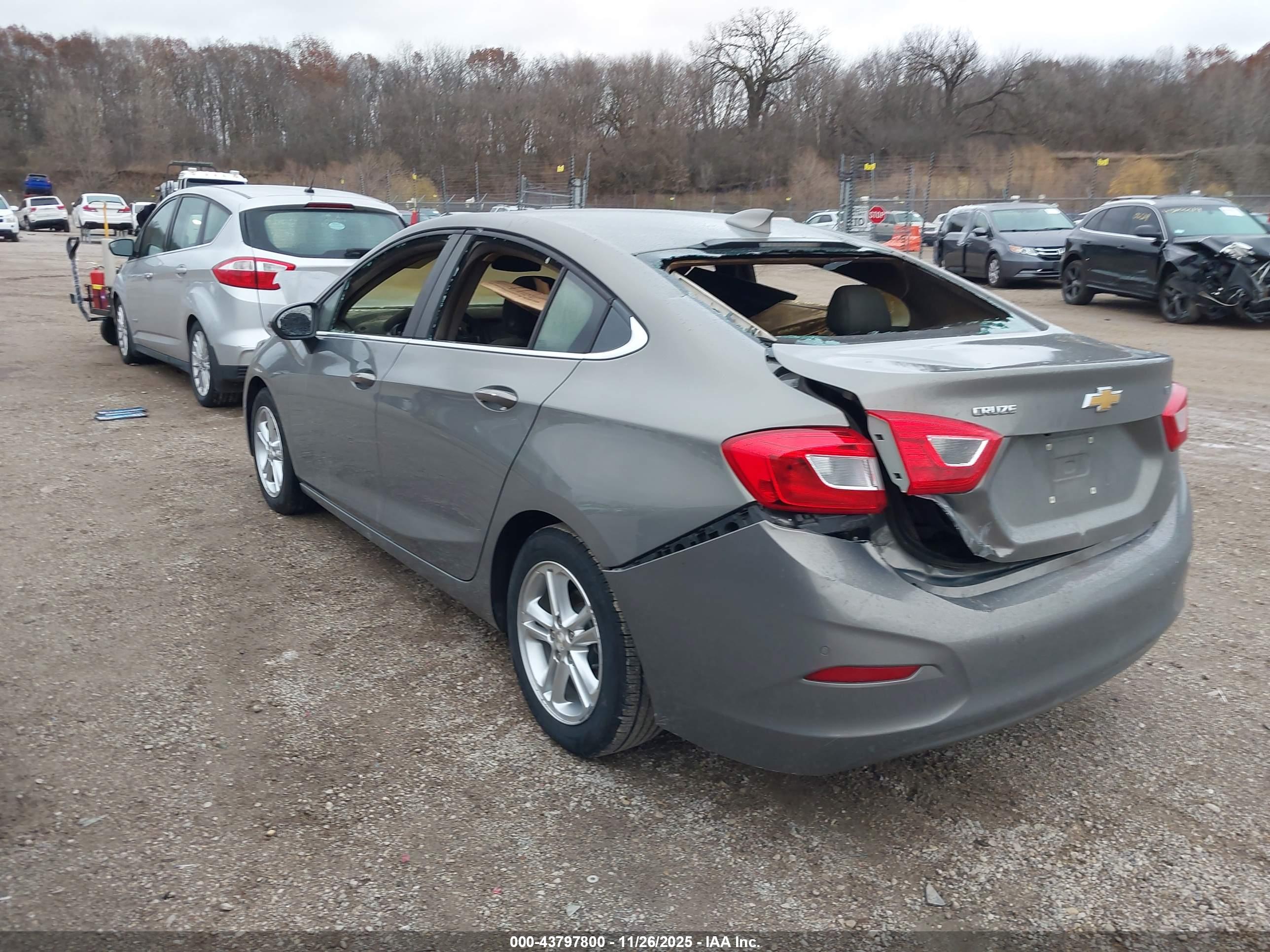 CHEVROLET CRUZE image 3