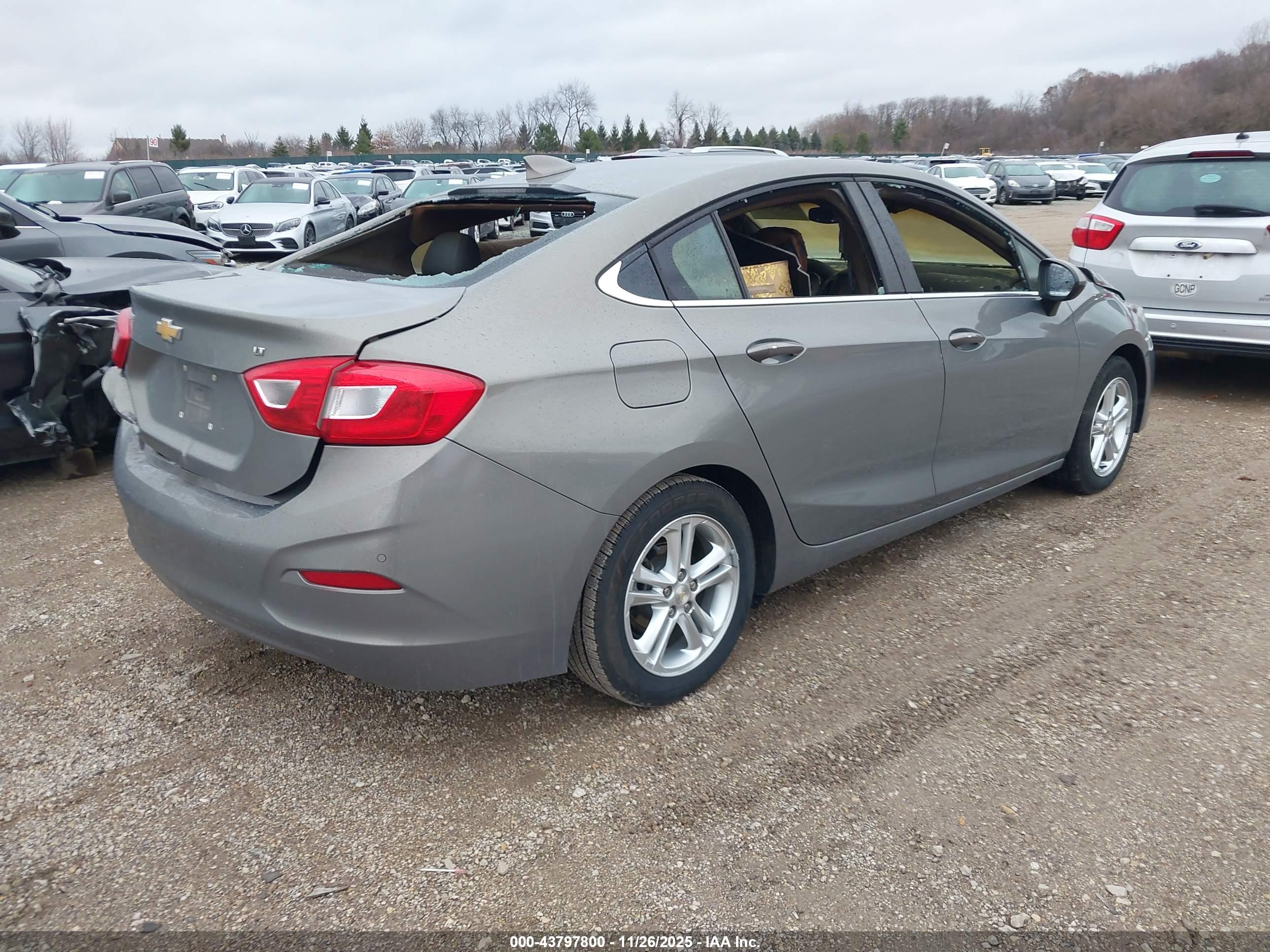 CHEVROLET CRUZE image 4