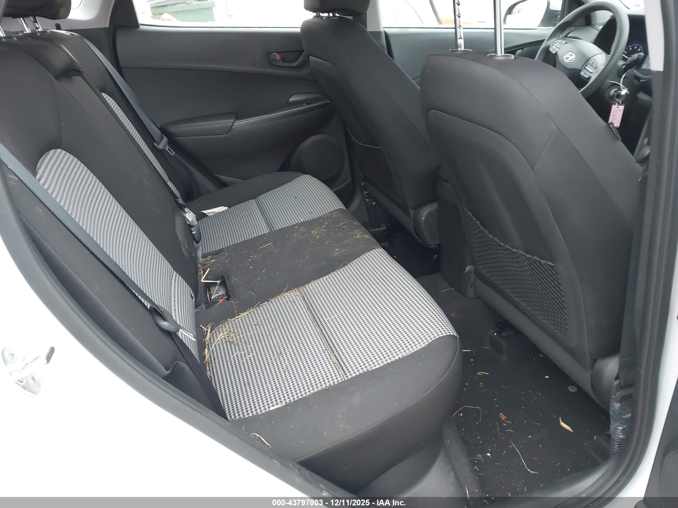 HYUNDAI KONA image 8