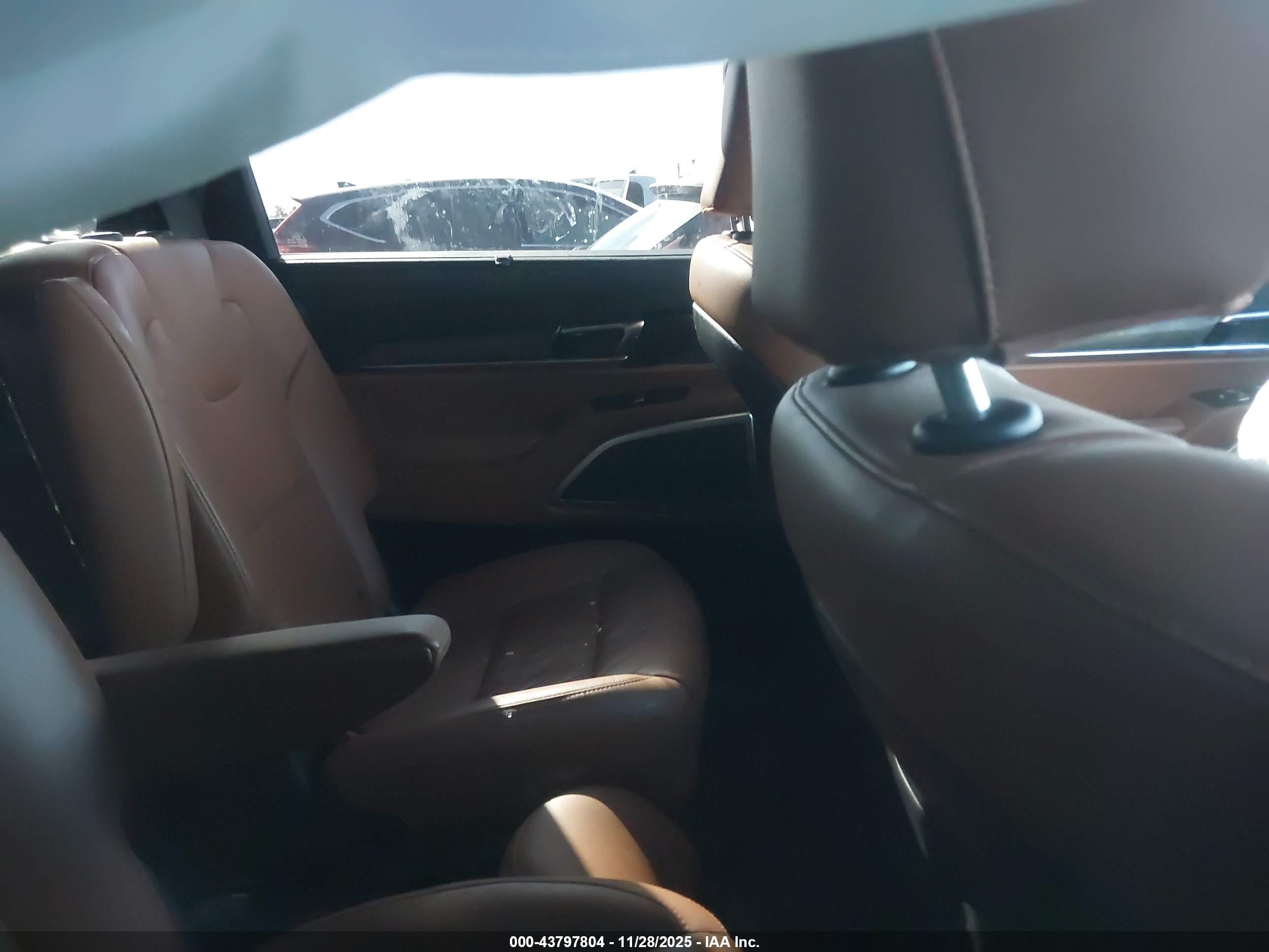 KIA TELLURIDE image 8