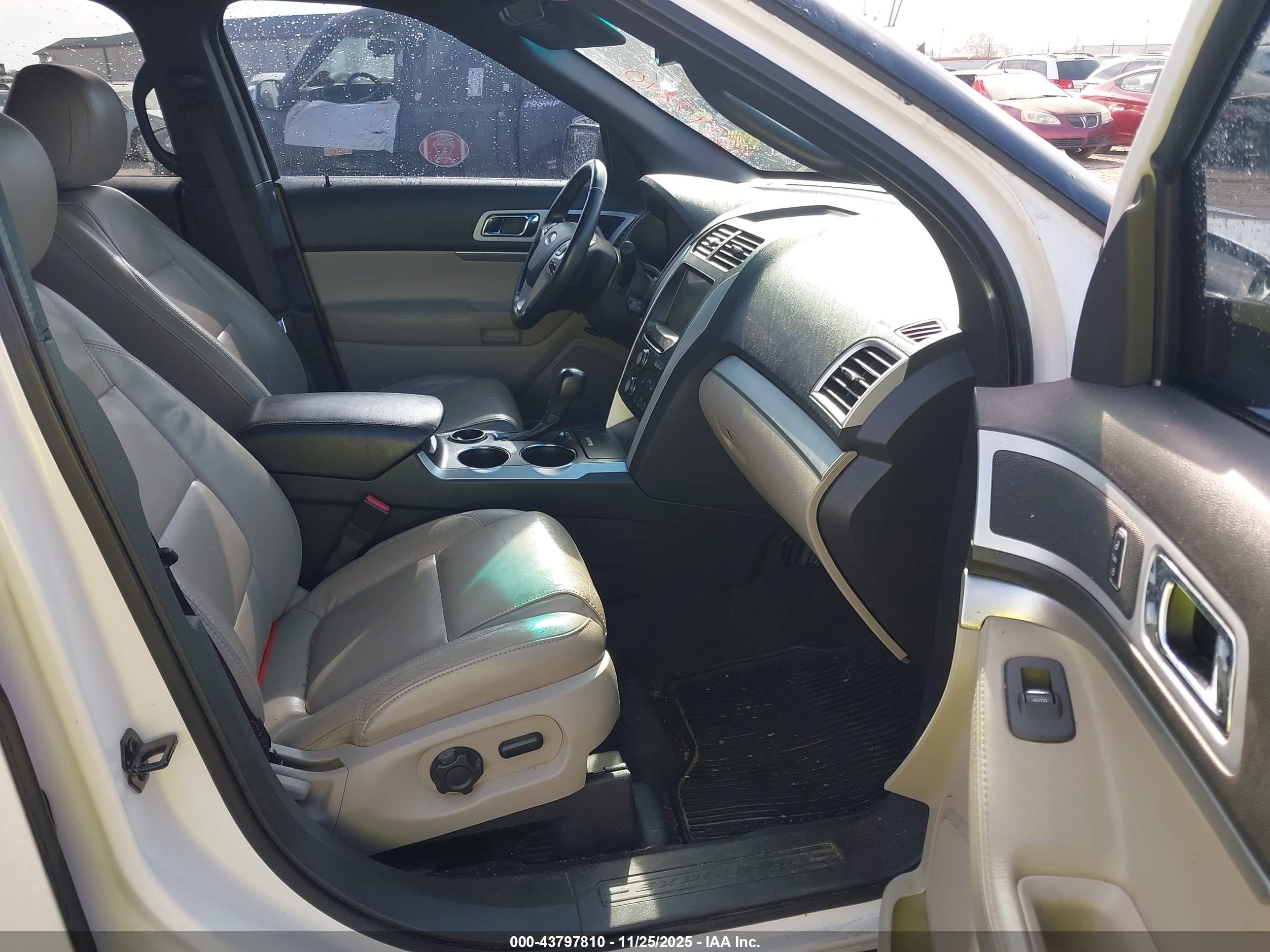 FORD EXPLORER image 5