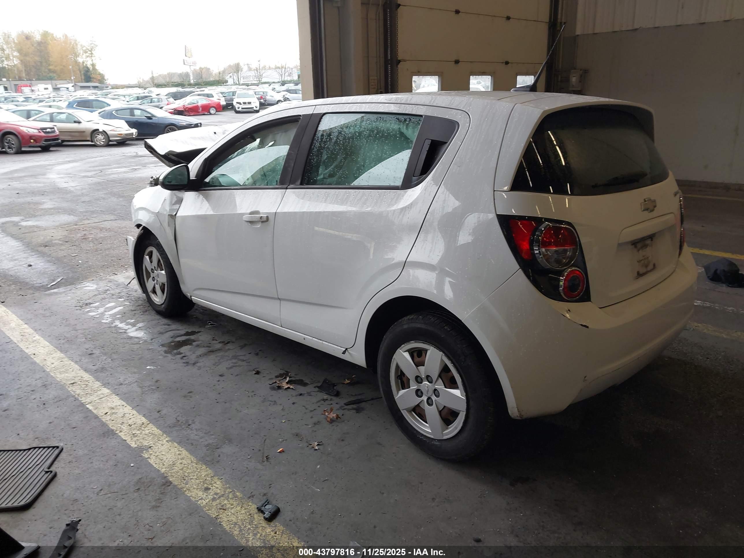CHEVROLET SONIC image 3