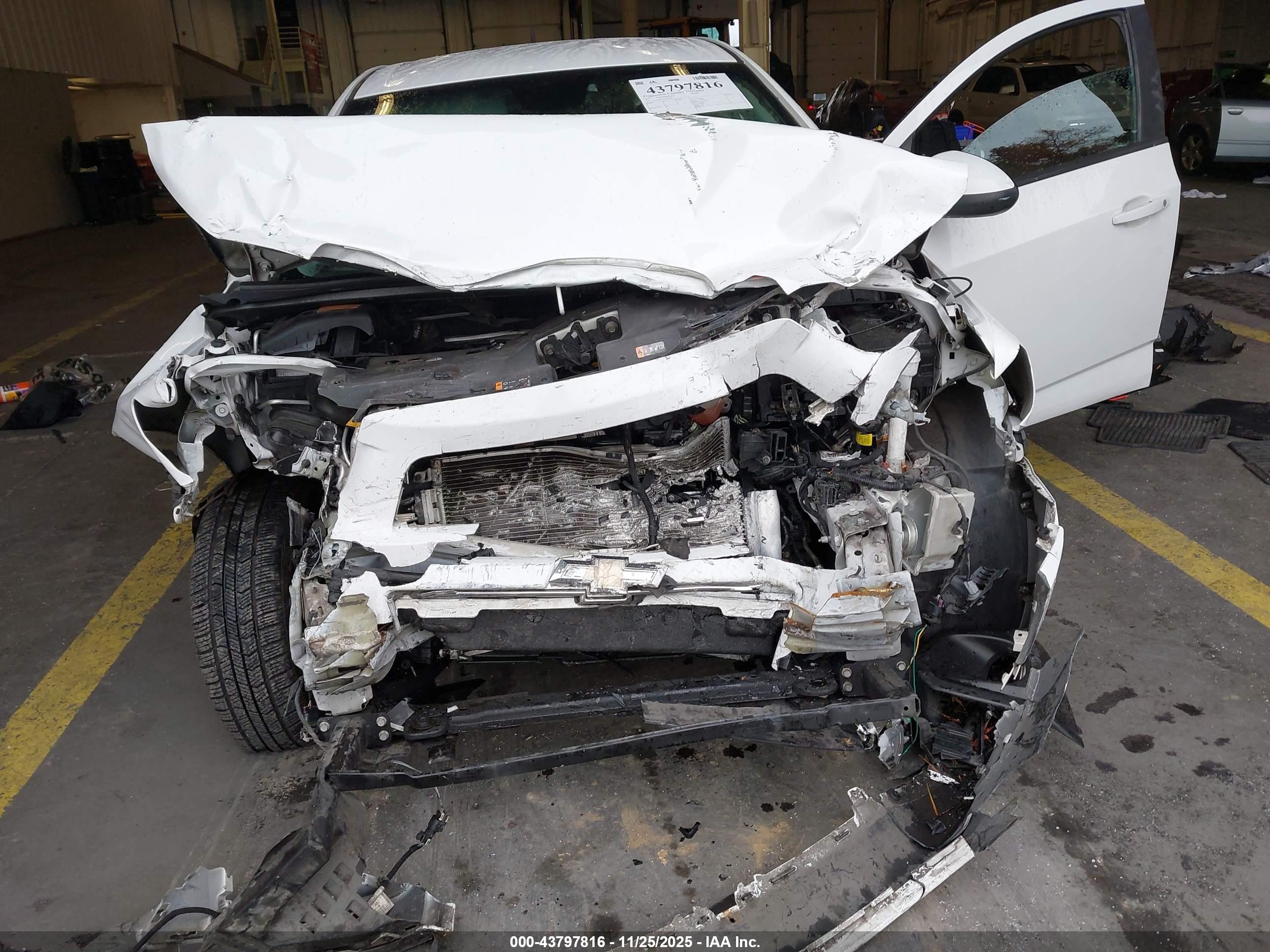 CHEVROLET SONIC image 6