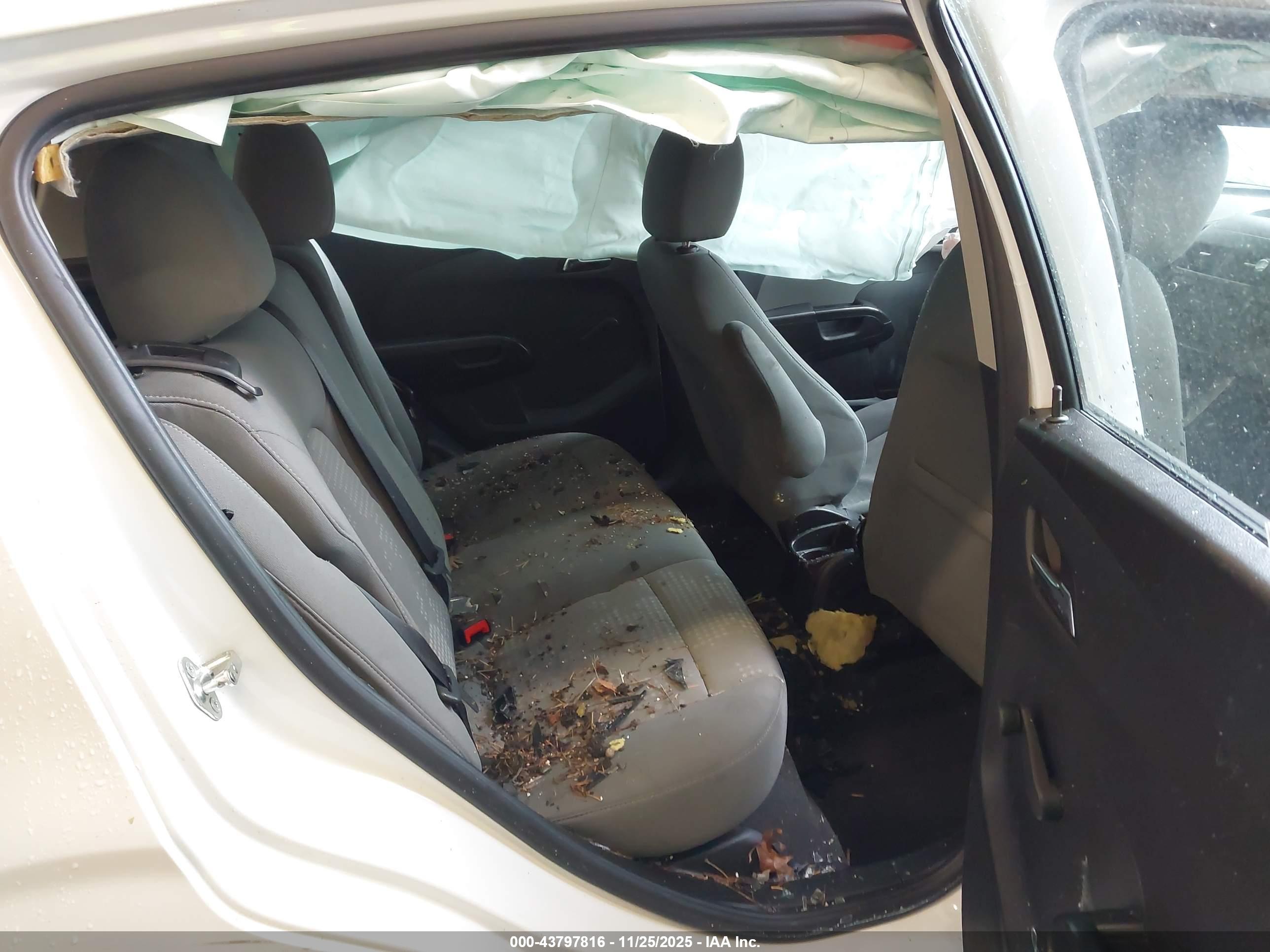CHEVROLET SONIC image 8