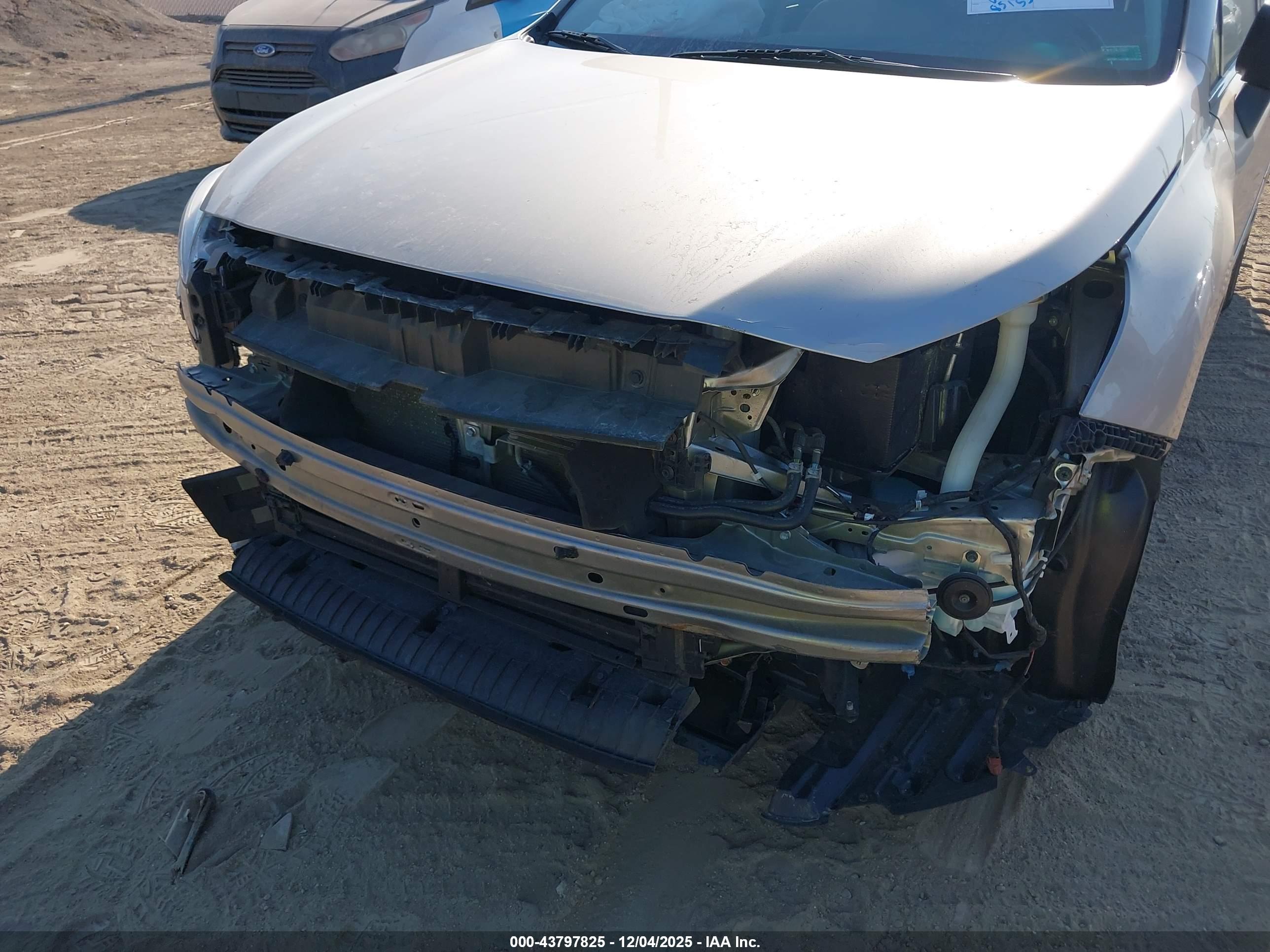 SUBARU OUTBACK image 6