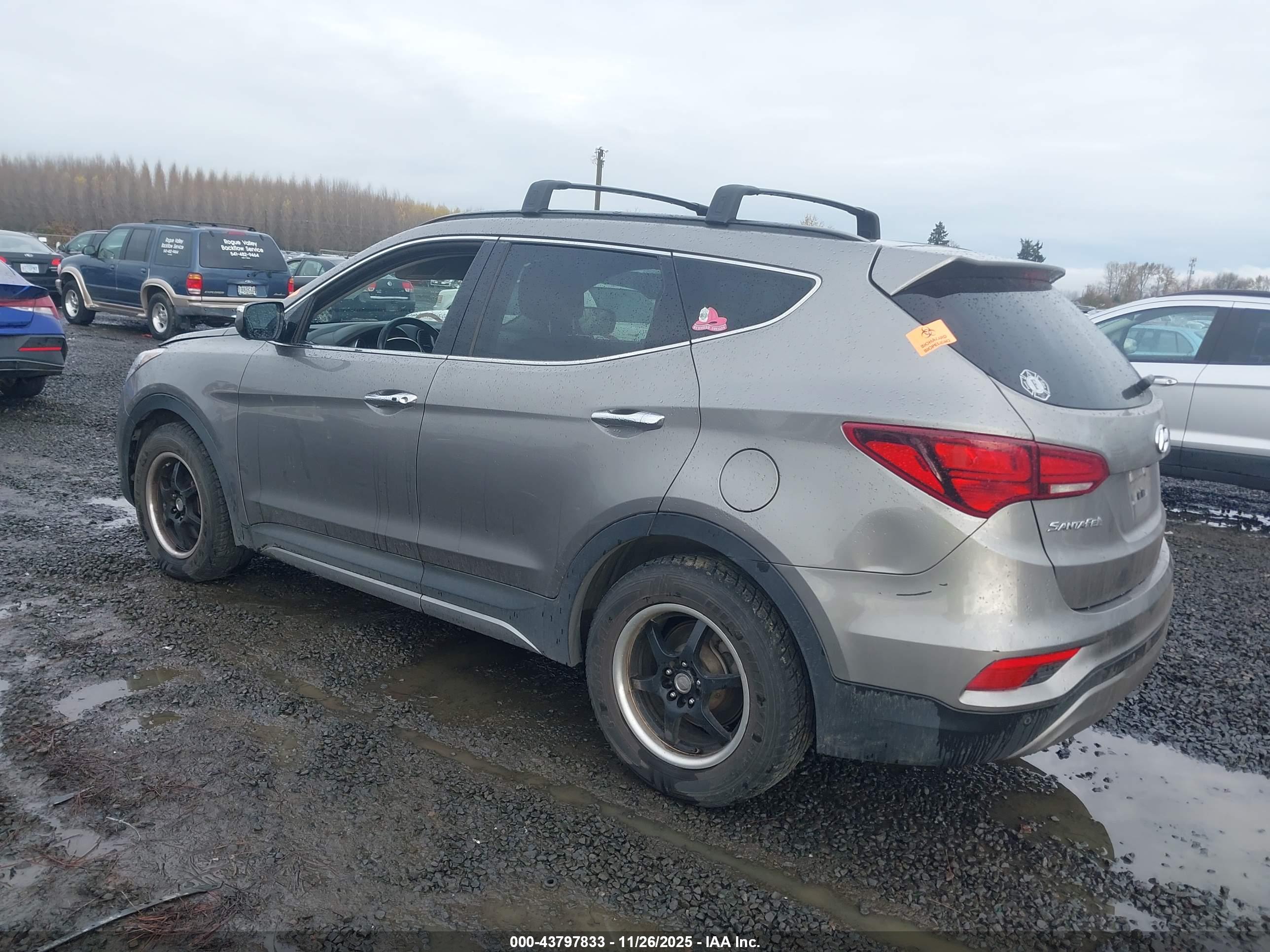 HYUNDAI SANTA image 3