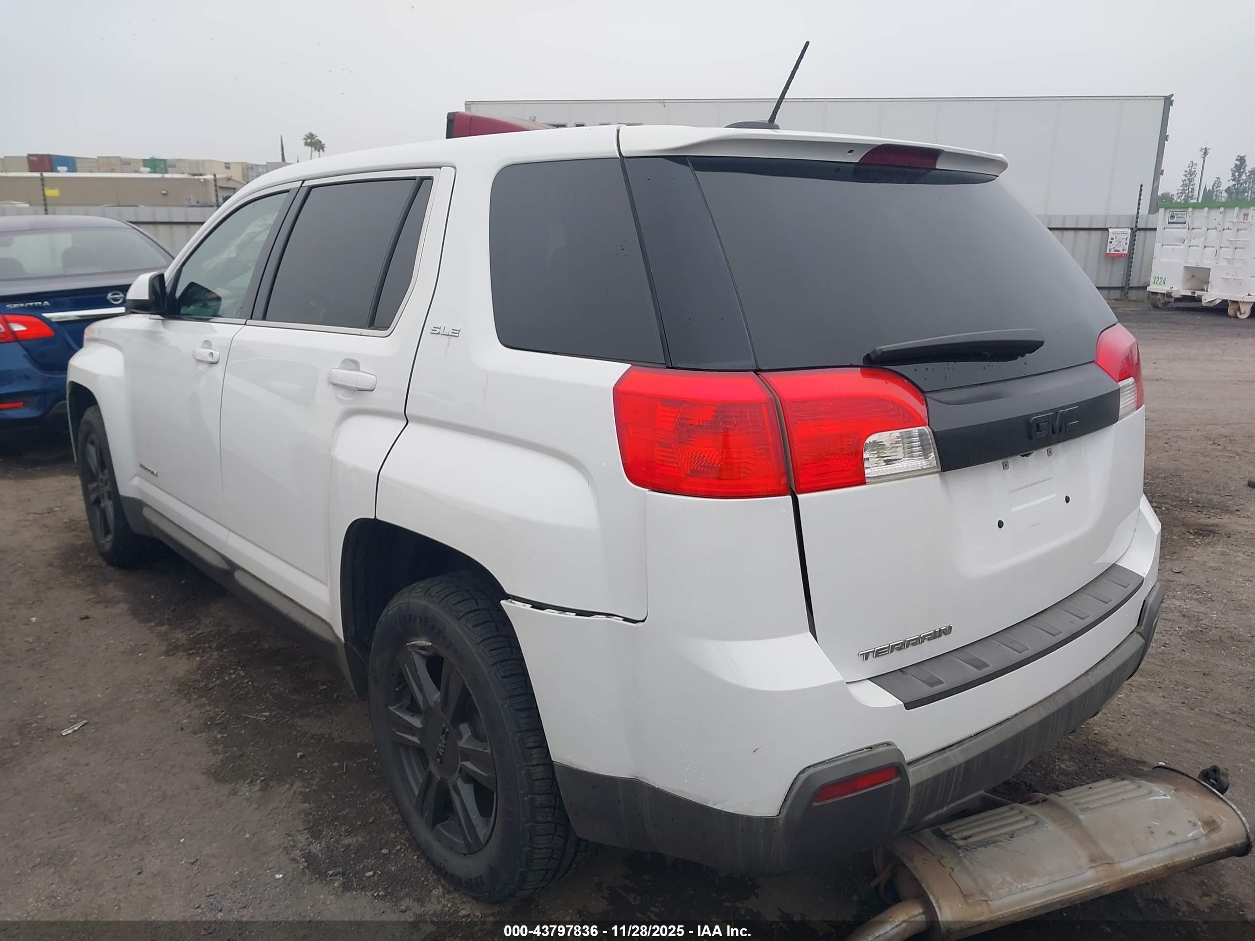 GMC TERRAIN image 3