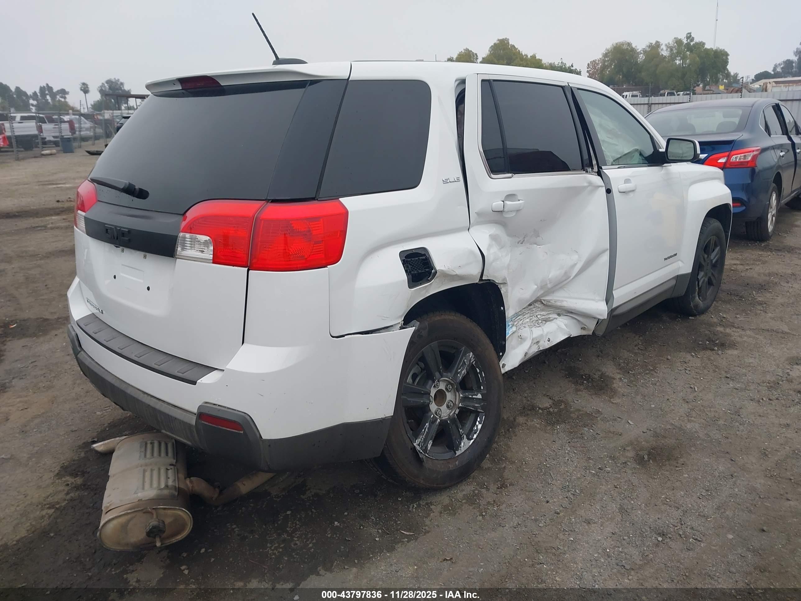 GMC TERRAIN image 4
