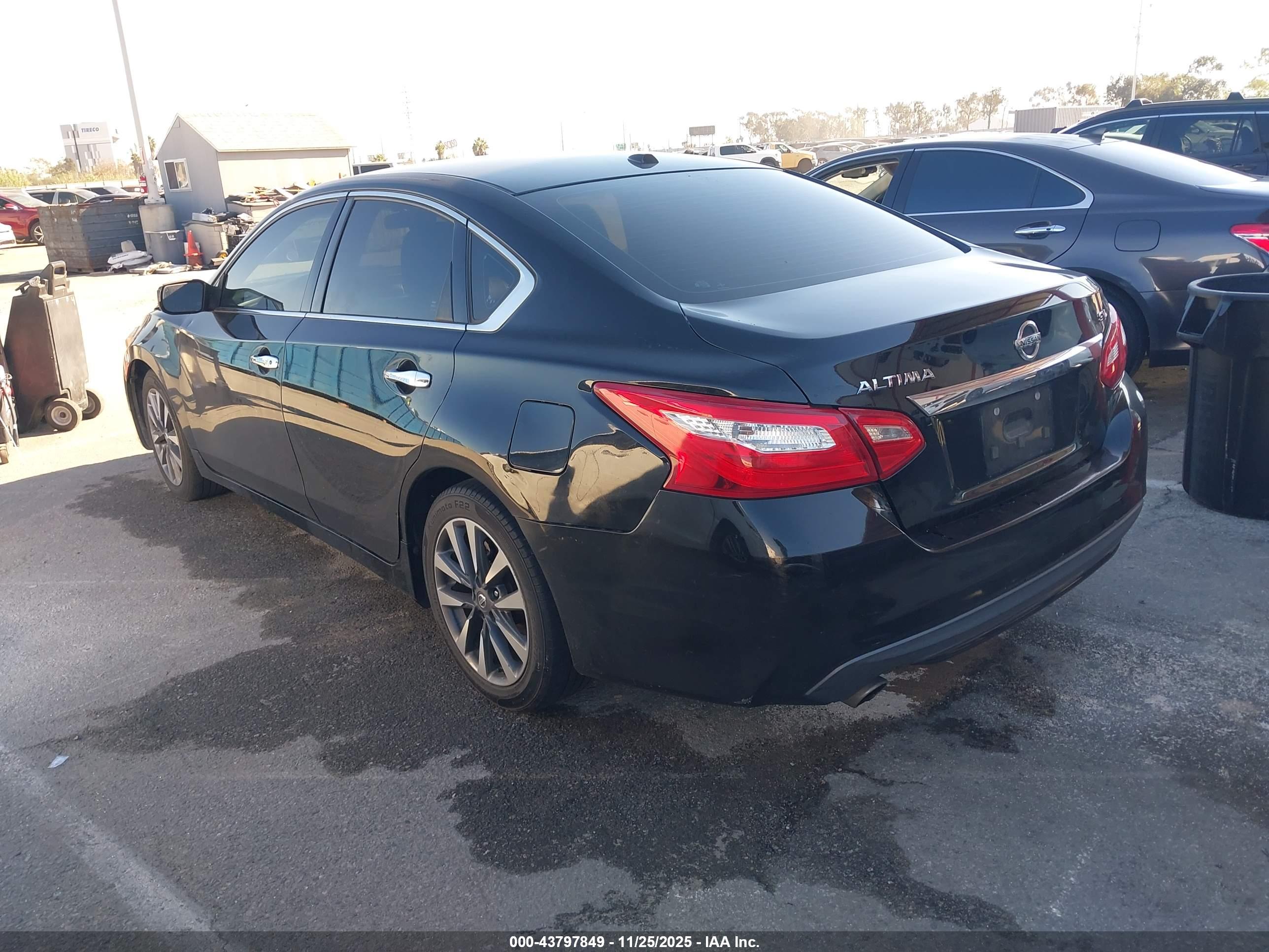NISSAN ALTIMA image 3