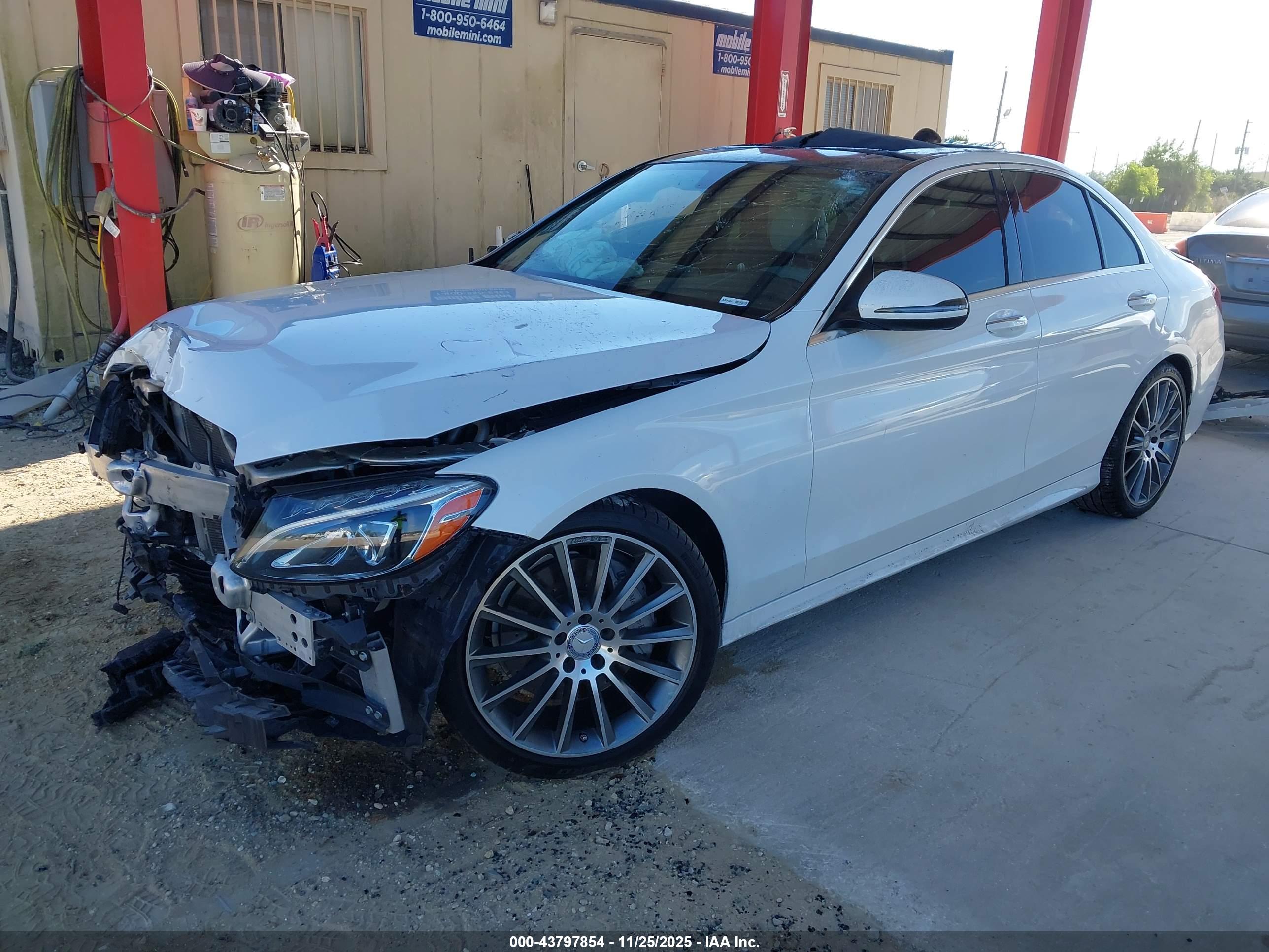 MERCEDES-BENZ C image 2