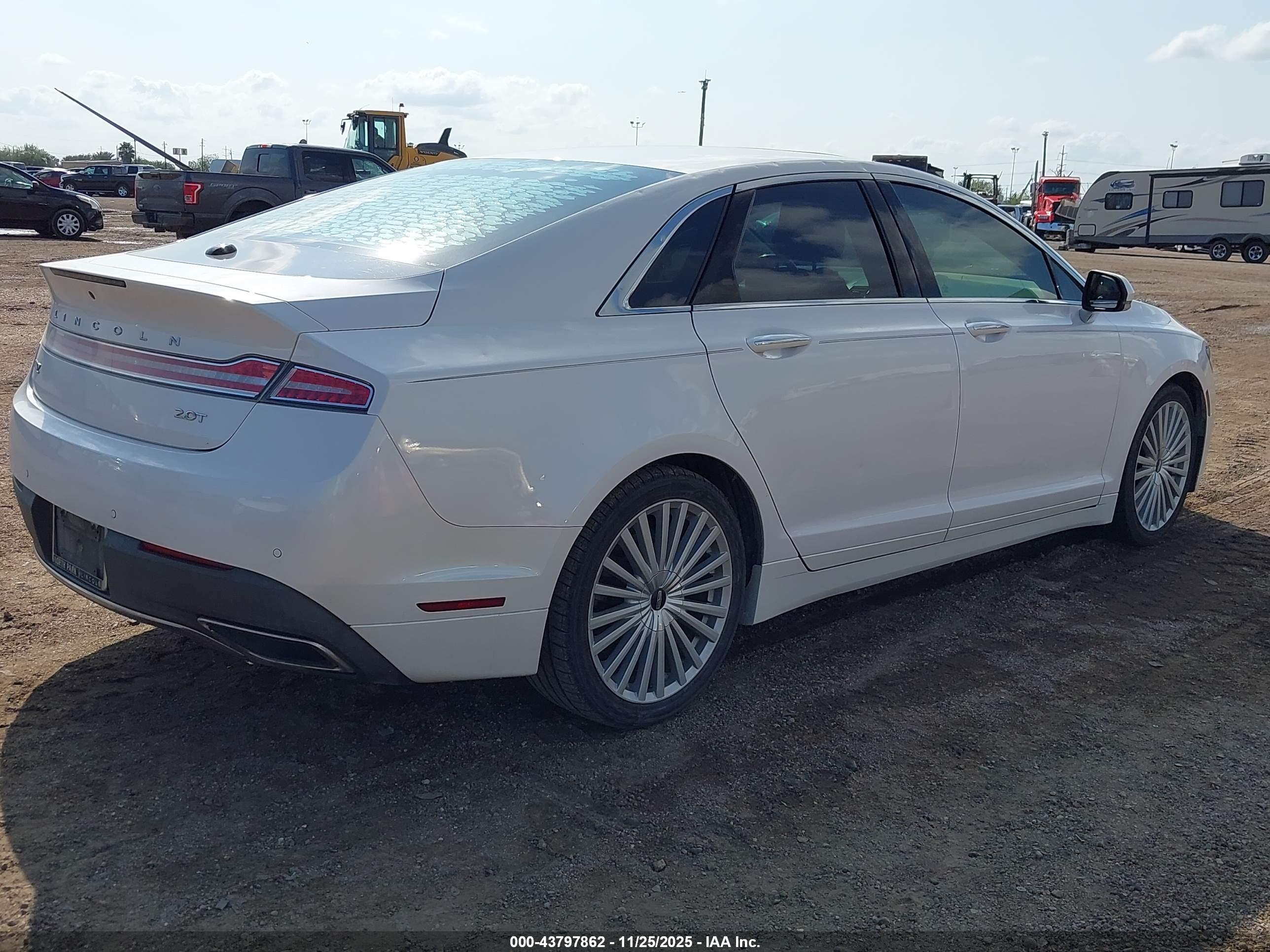 LINCOLN MKZ image 4