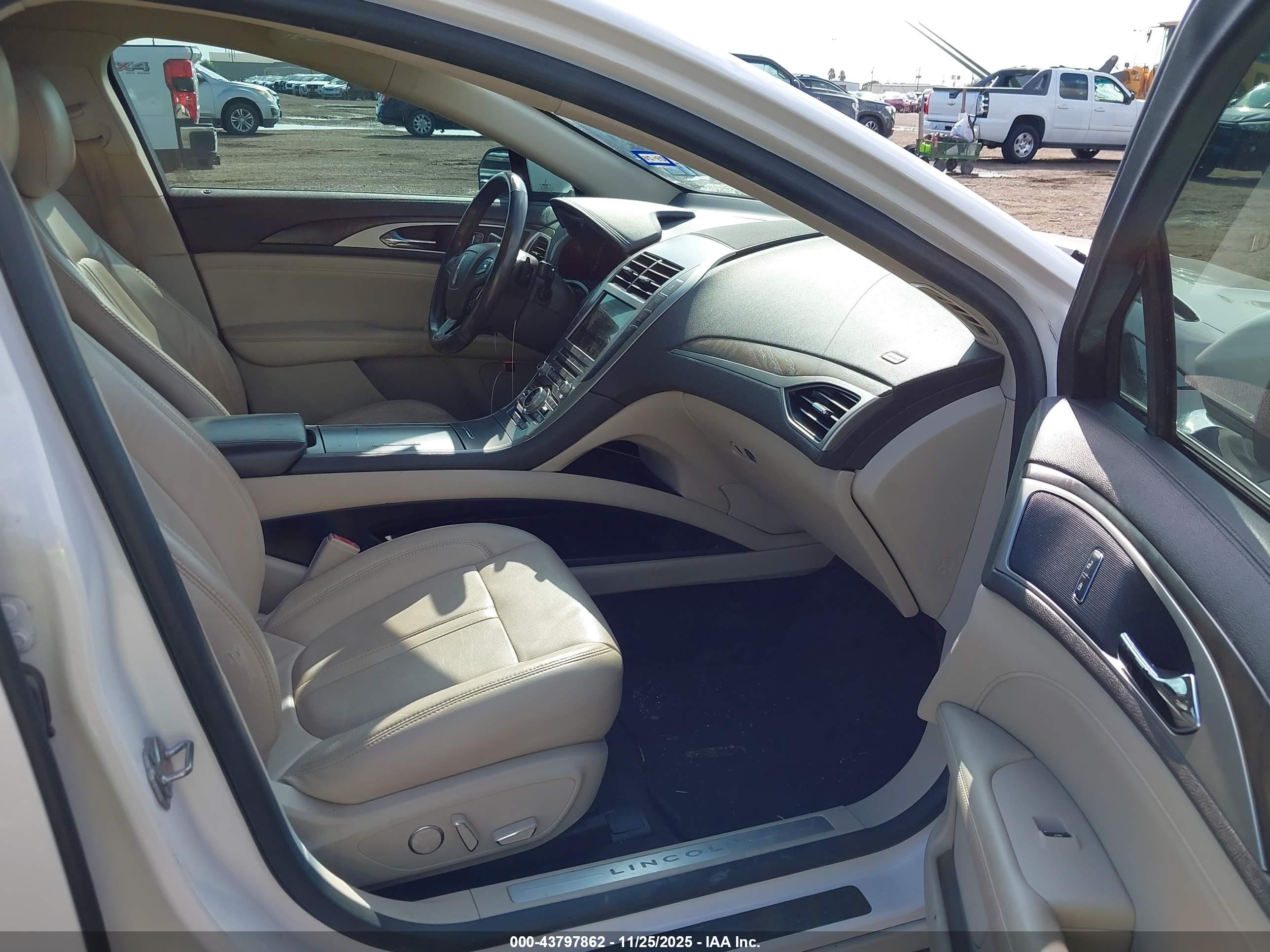LINCOLN MKZ image 5
