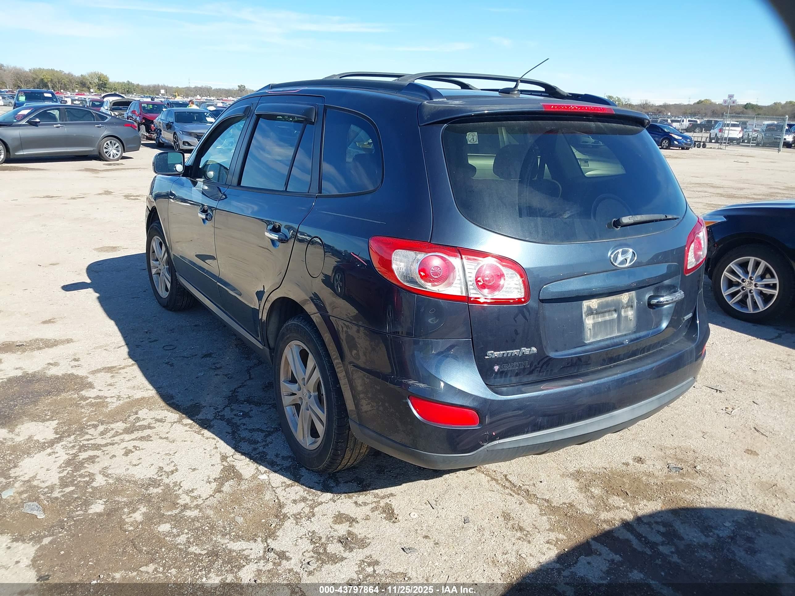 HYUNDAI SANTA image 3
