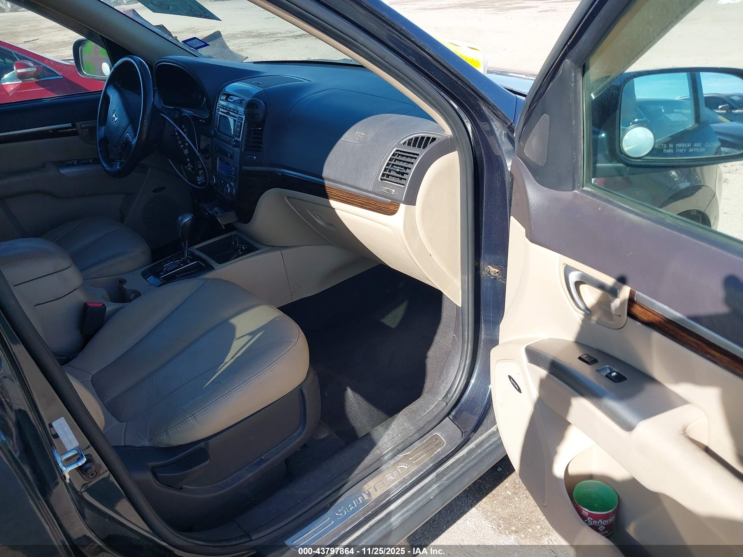 HYUNDAI SANTA image 5