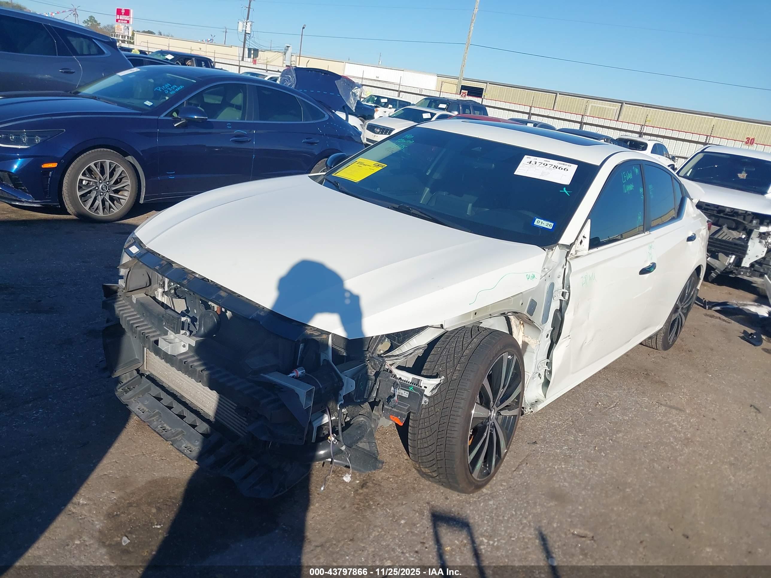 NISSAN ALTIMA image 2