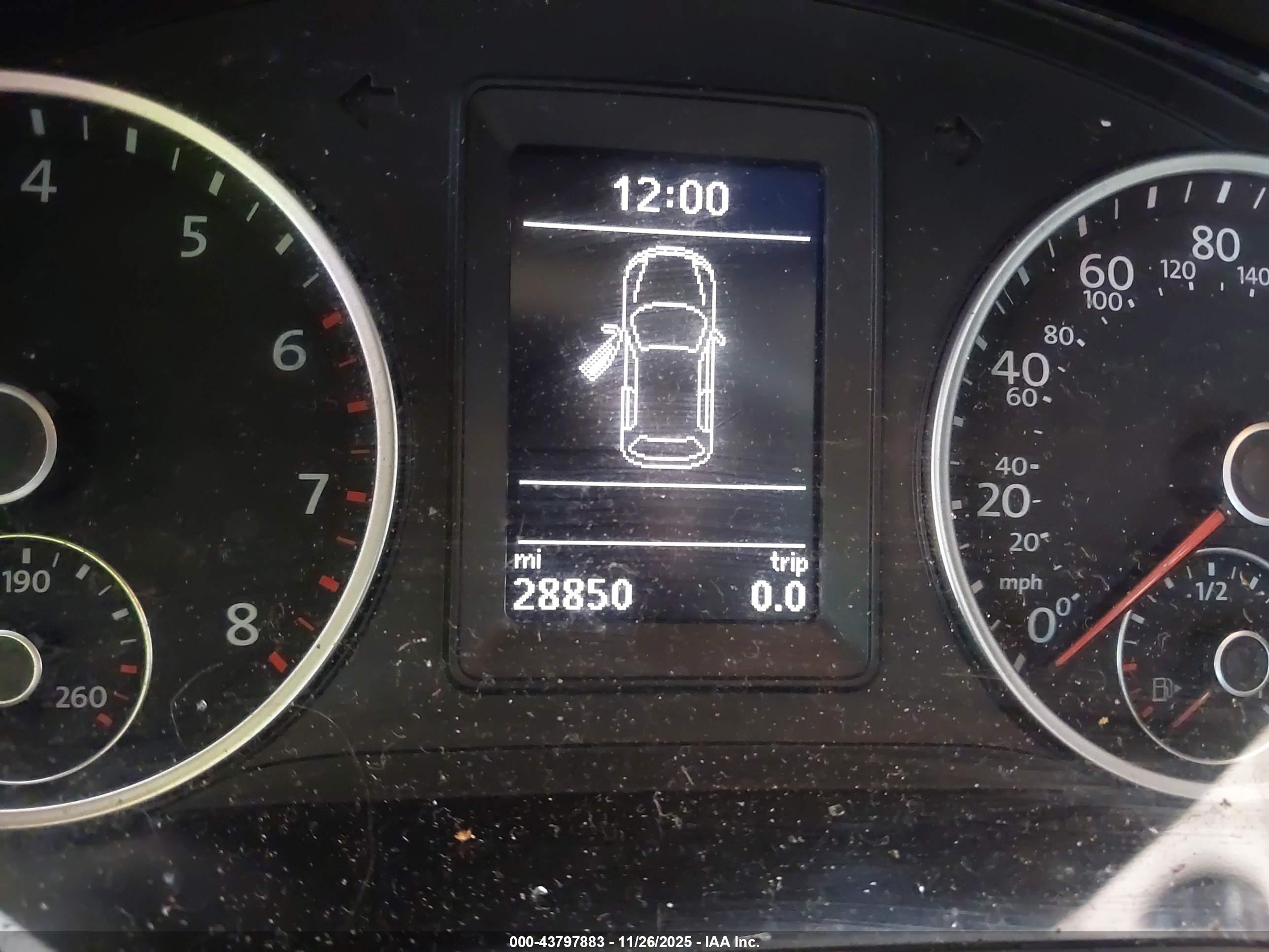 VOLKSWAGEN TIGUAN image 7