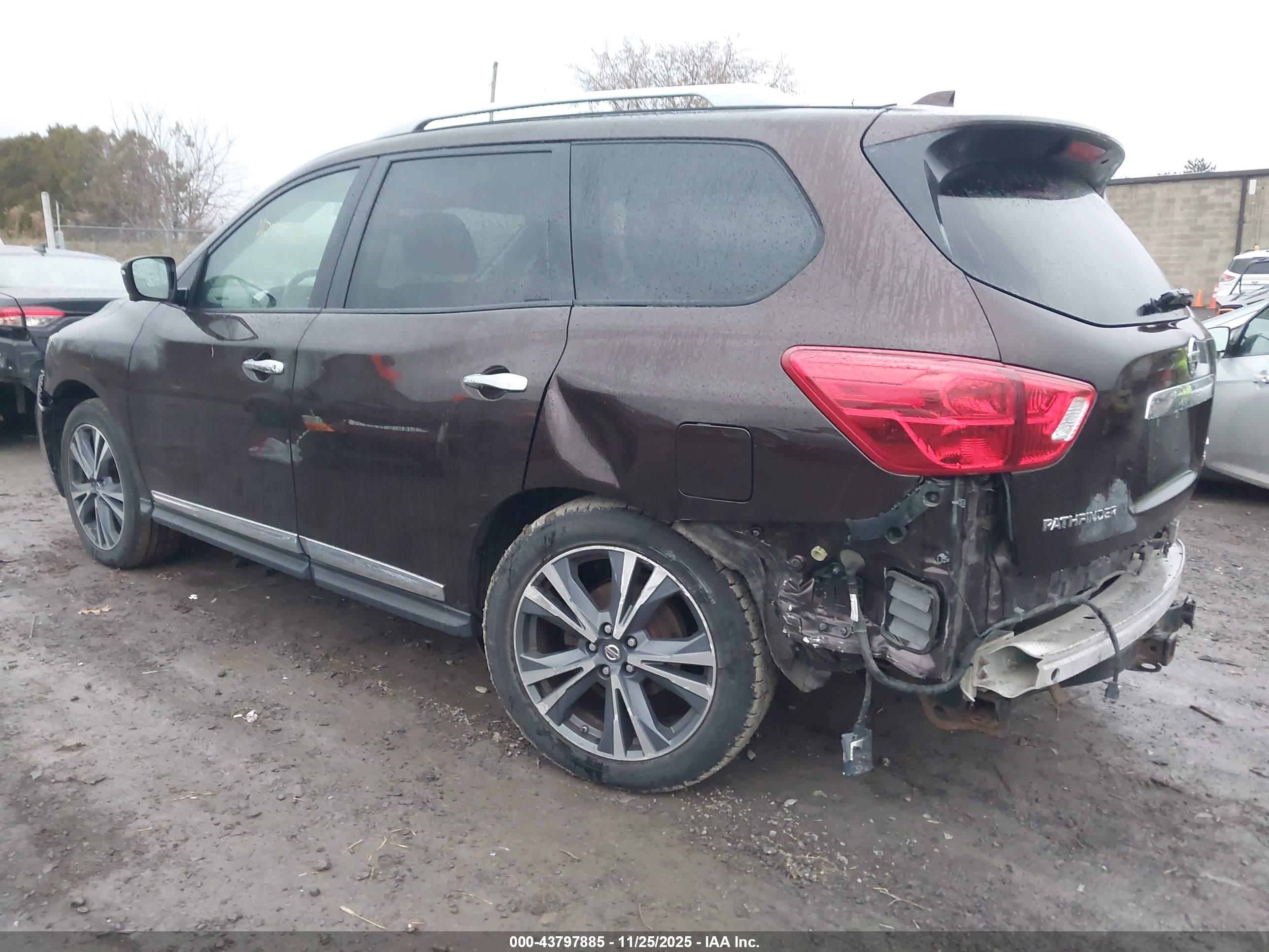 NISSAN PATHFINDER image 3