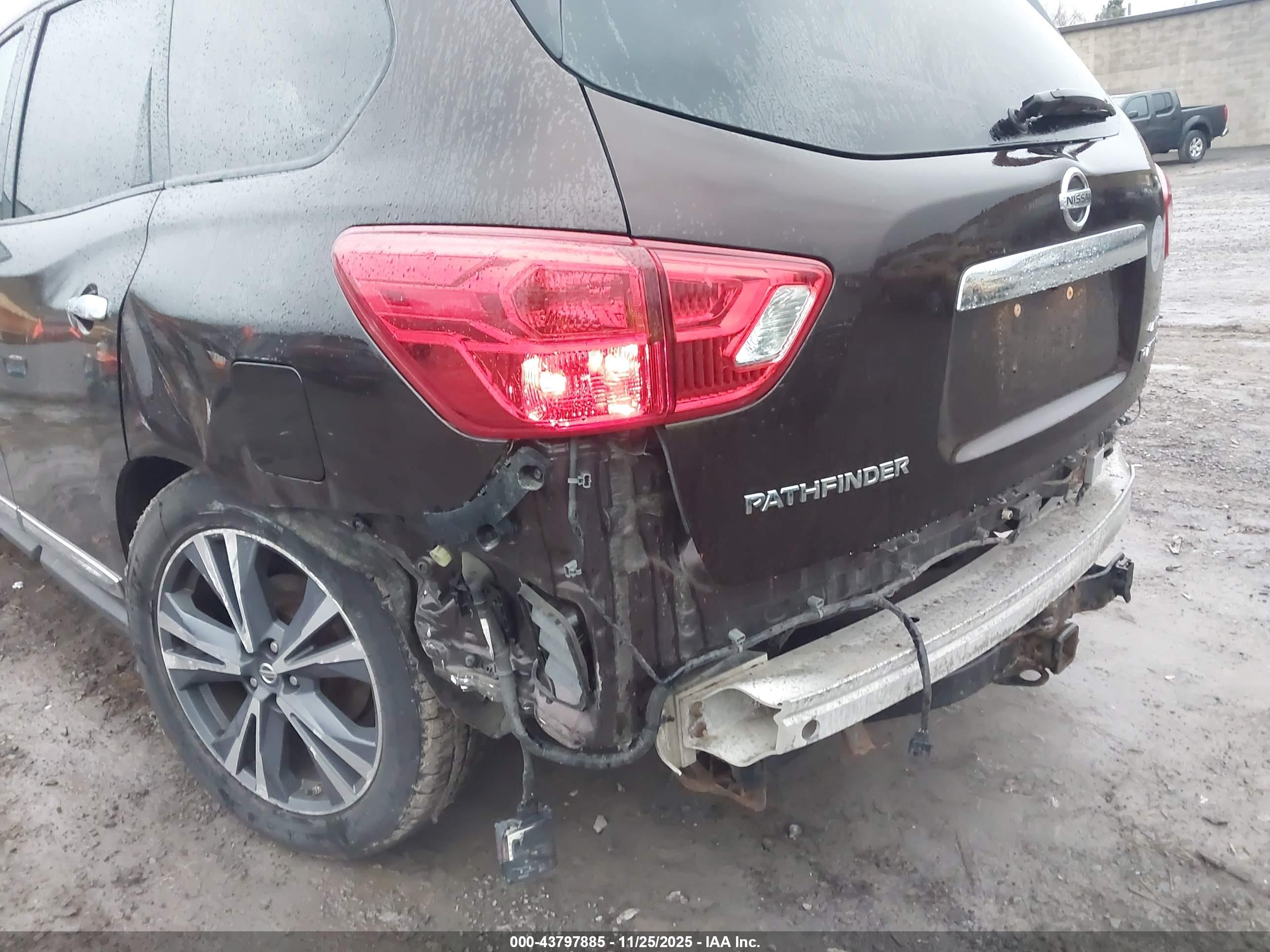 NISSAN PATHFINDER image 6