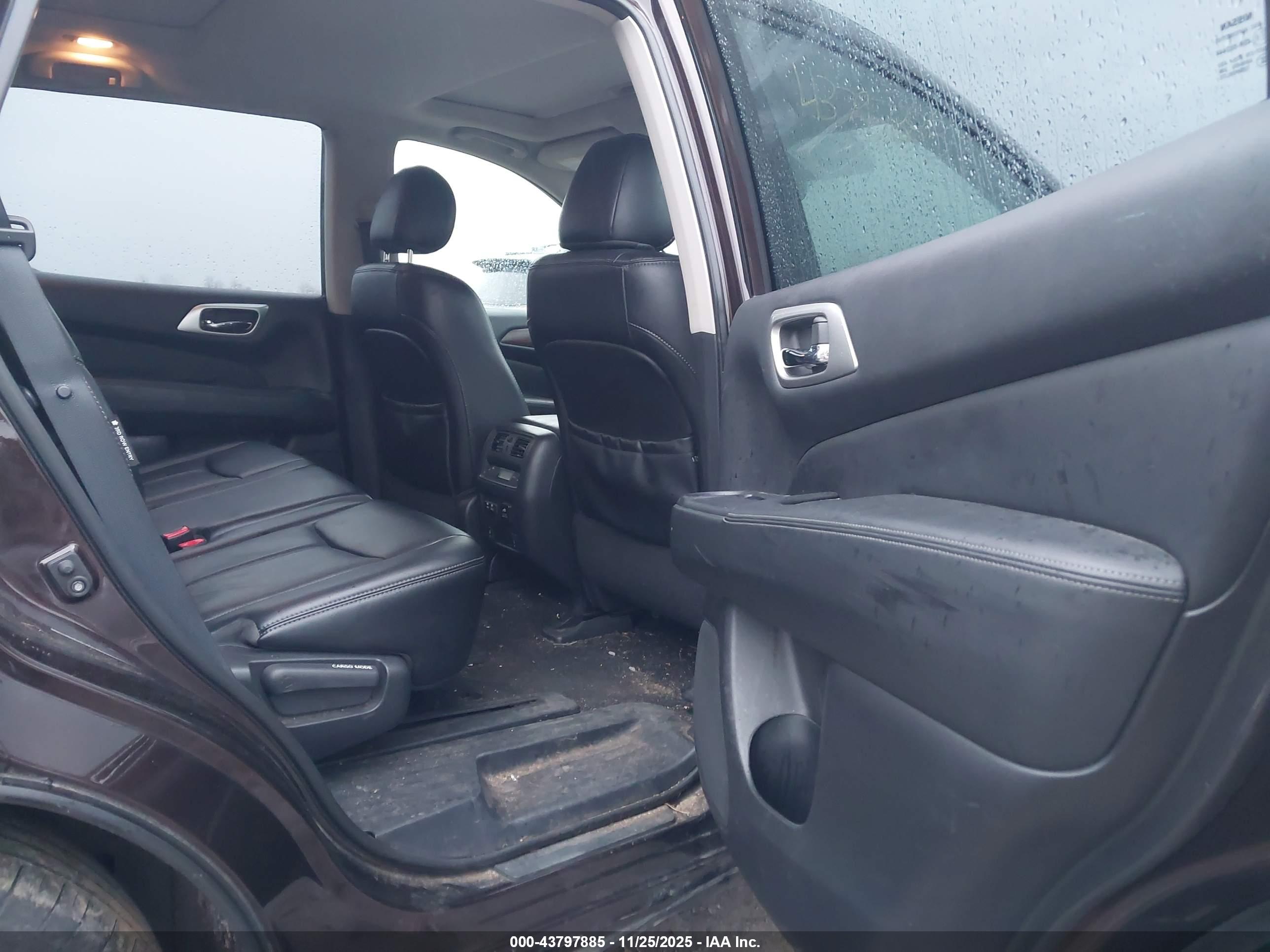 NISSAN PATHFINDER image 8