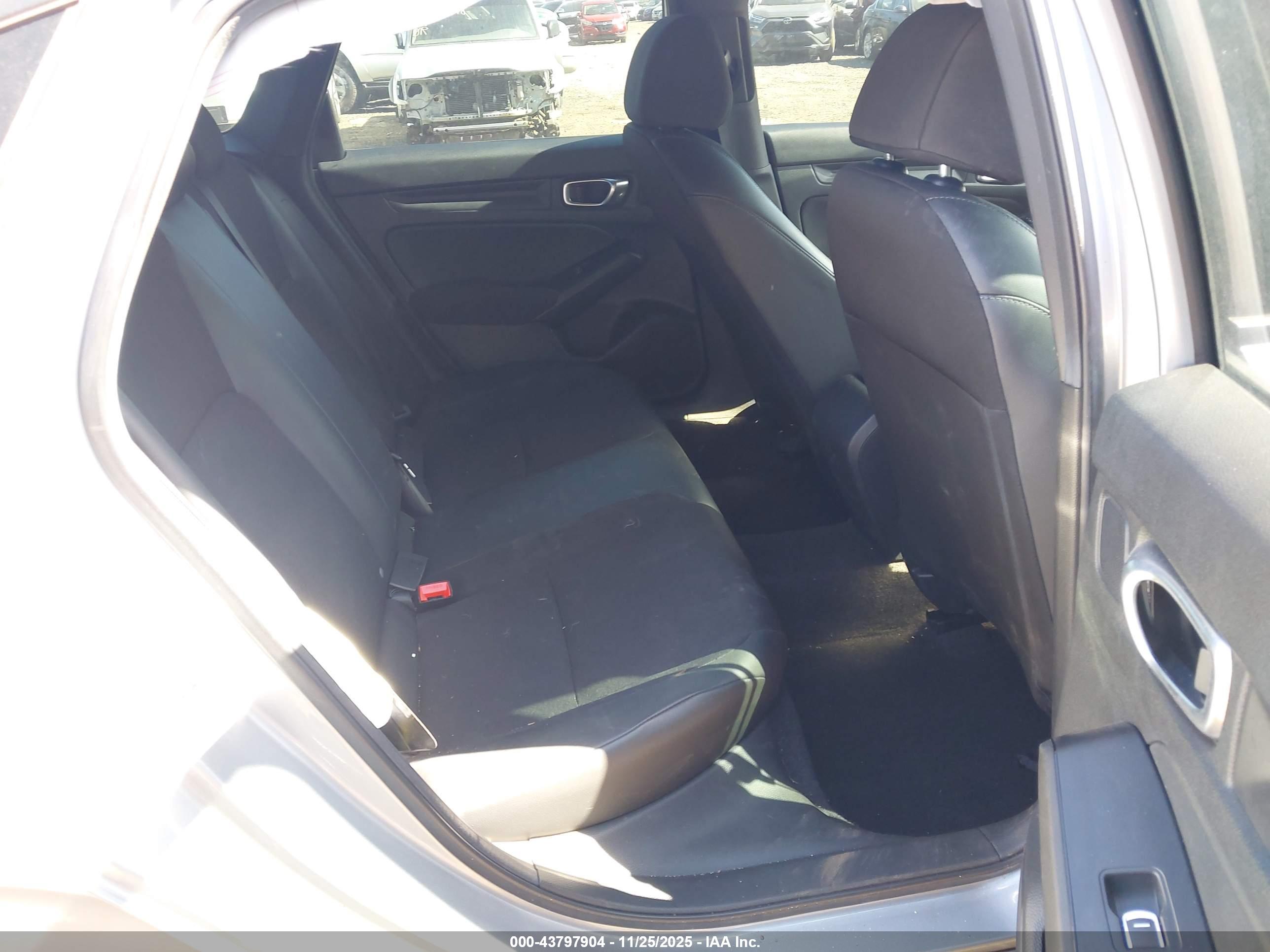 HONDA CIVIC image 8