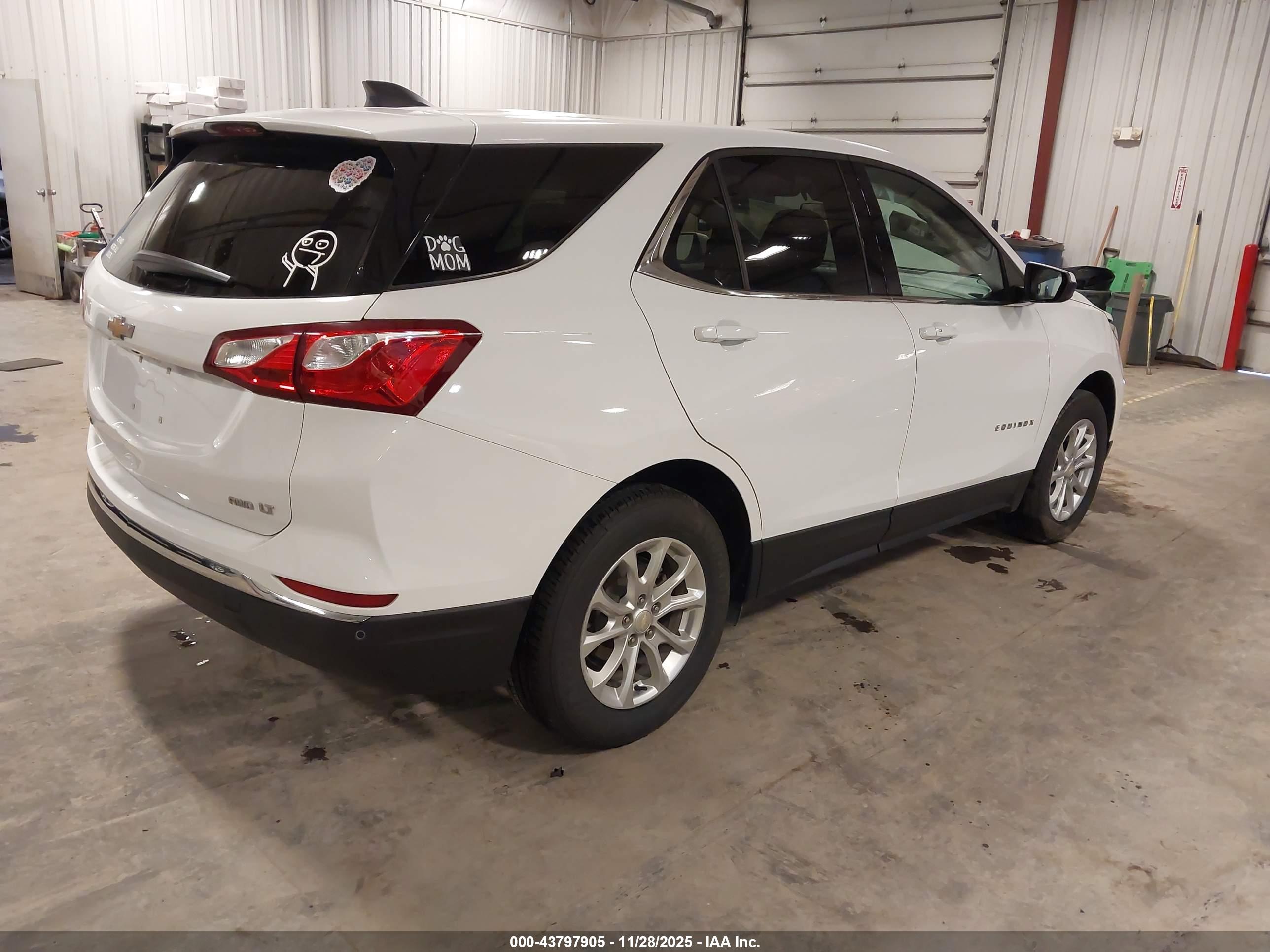 CHEVROLET EQUINOX image 4