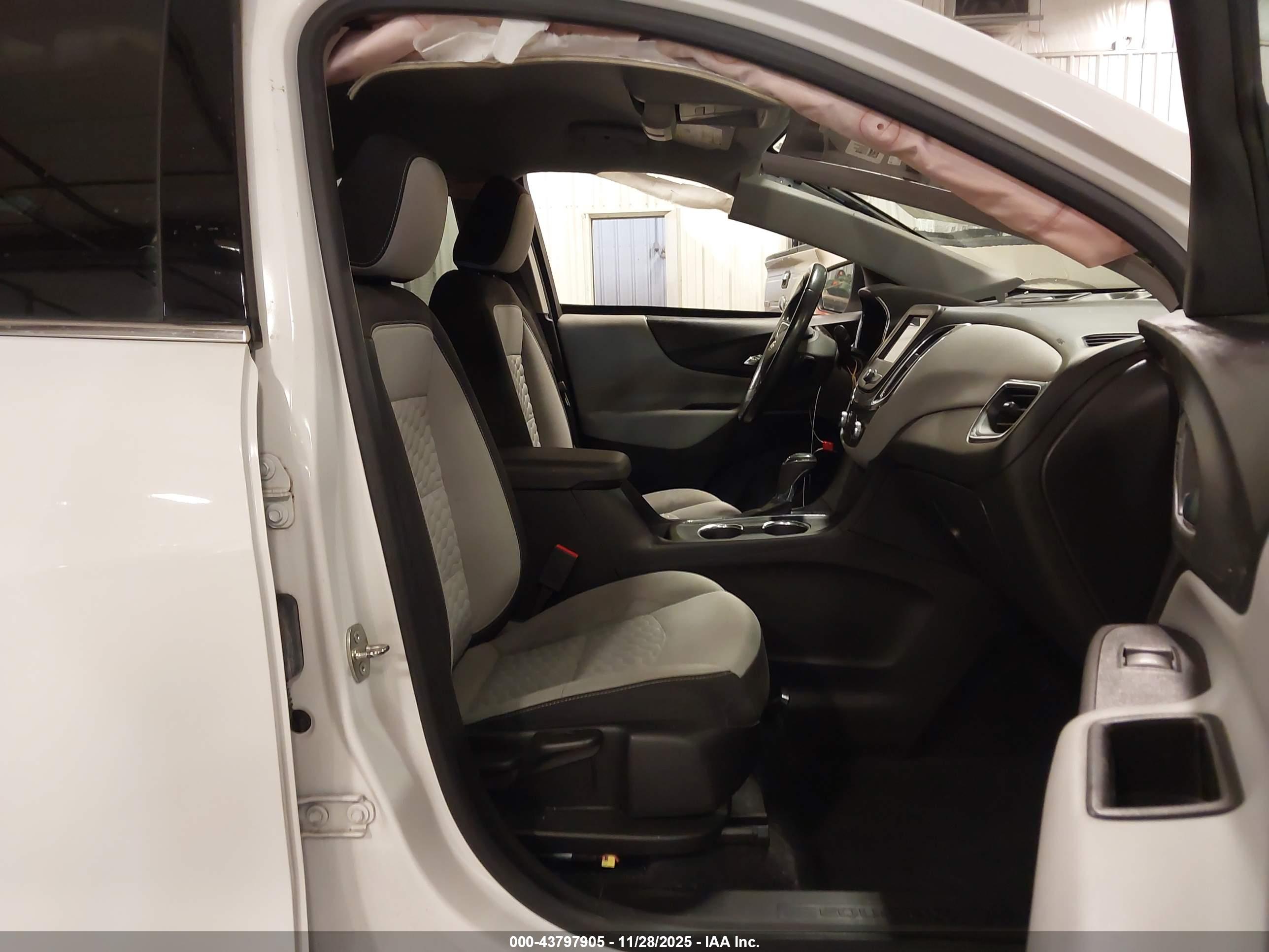 CHEVROLET EQUINOX image 5