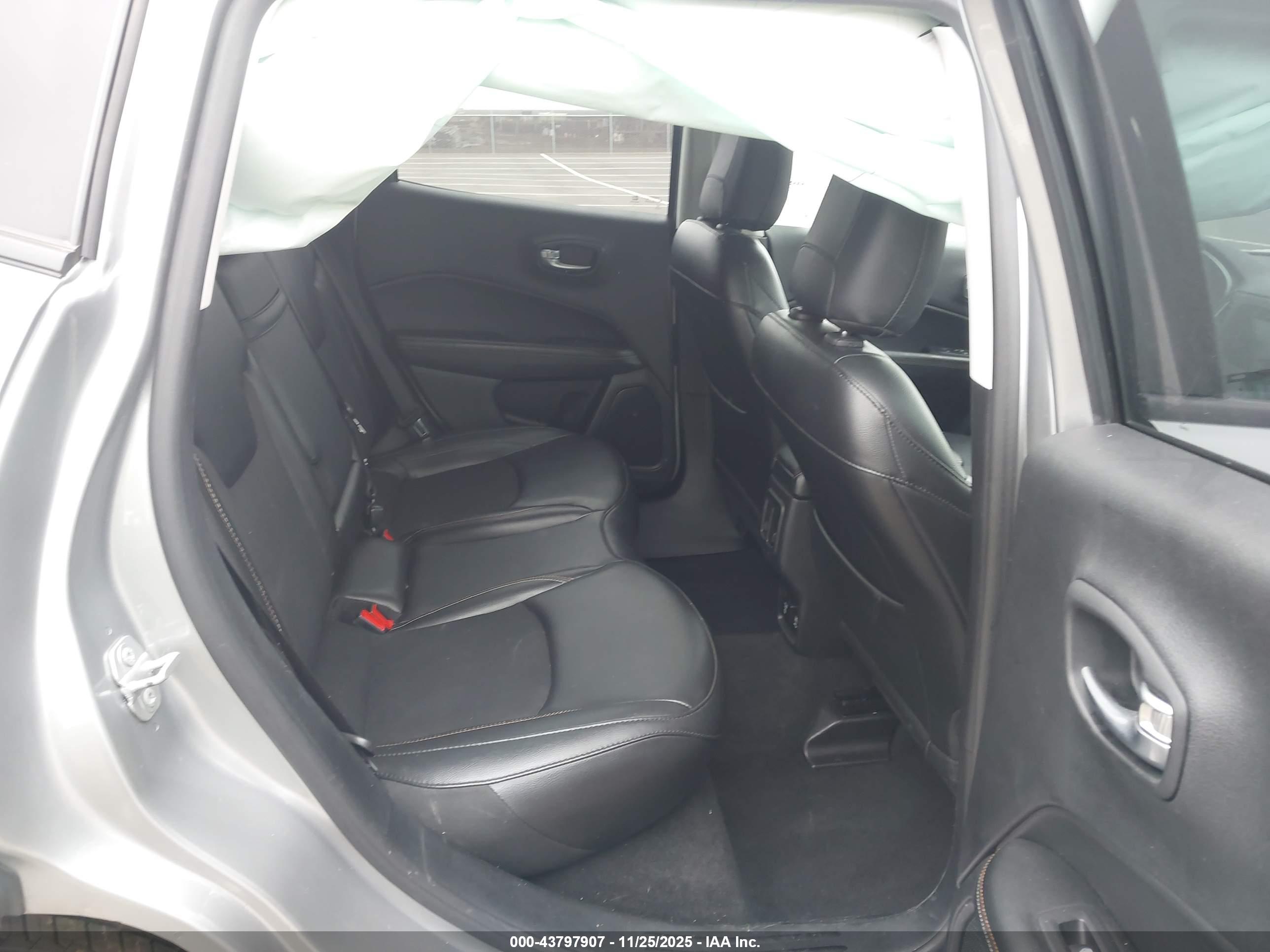 JEEP COMPASS image 8