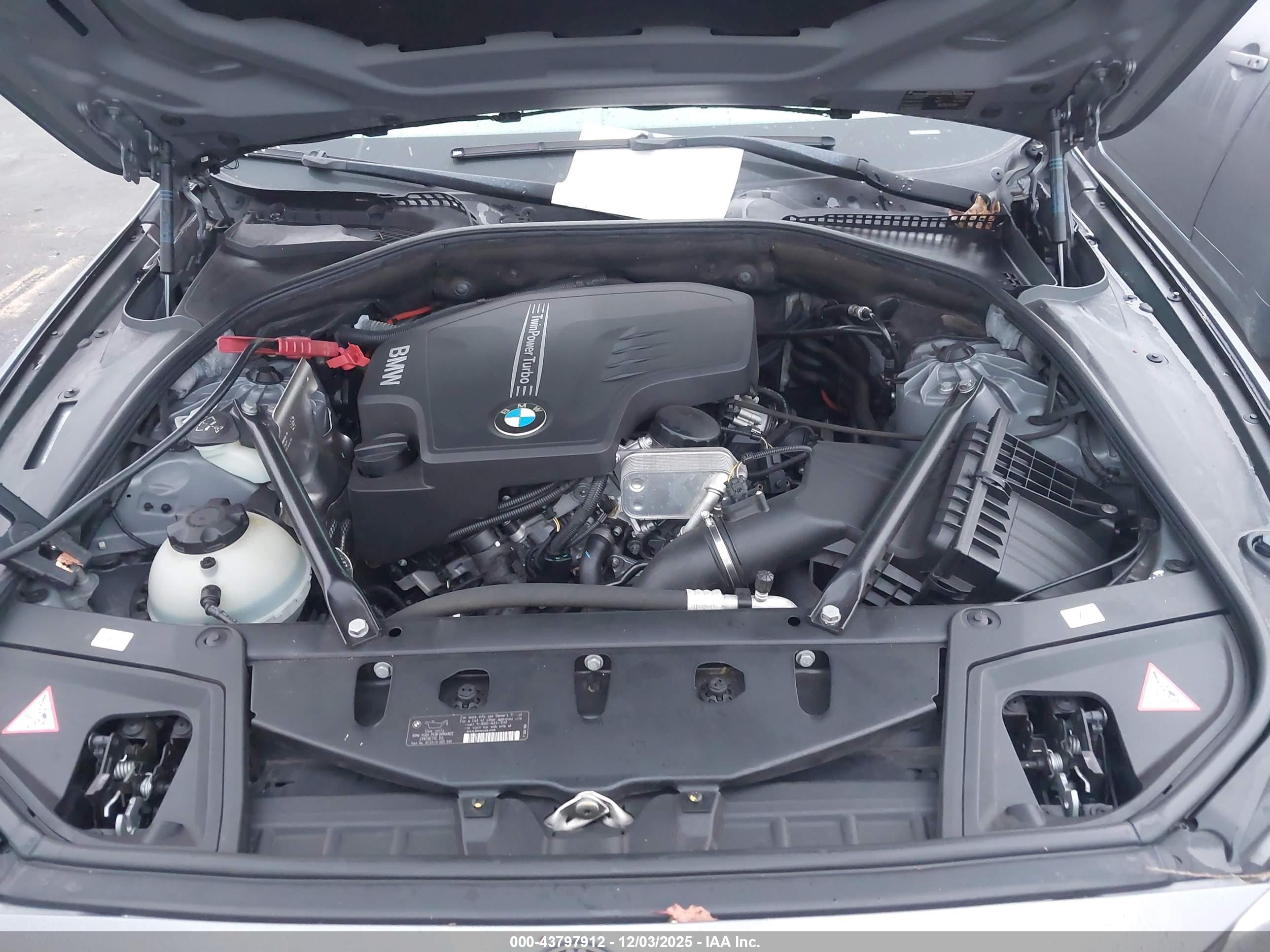 BMW 528I image 10