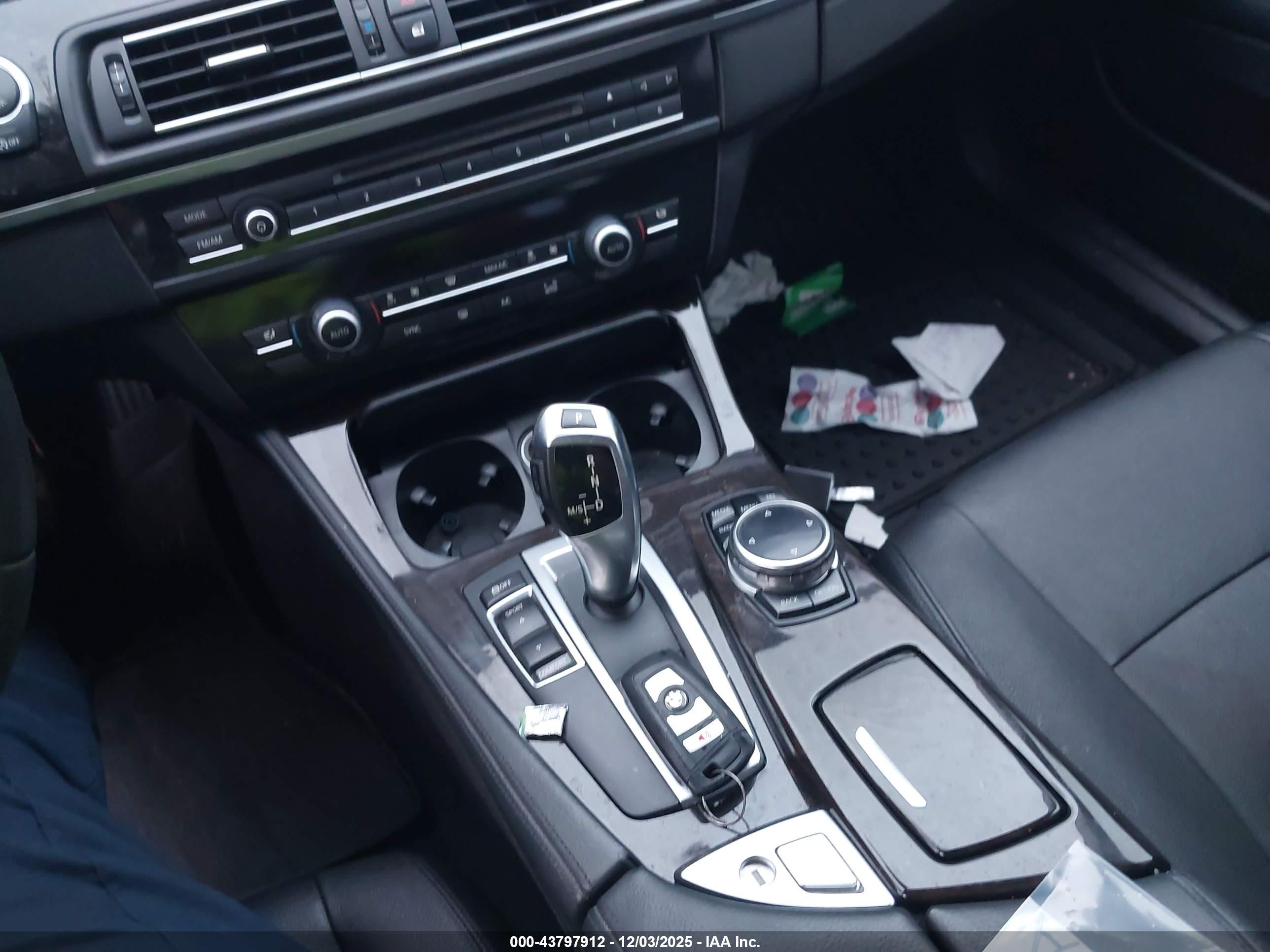BMW 528I image 11