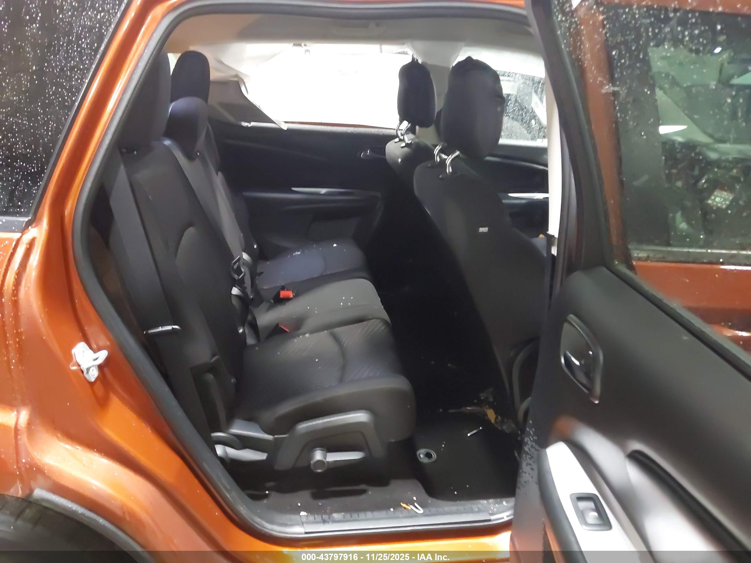 DODGE JOURNEY image 8