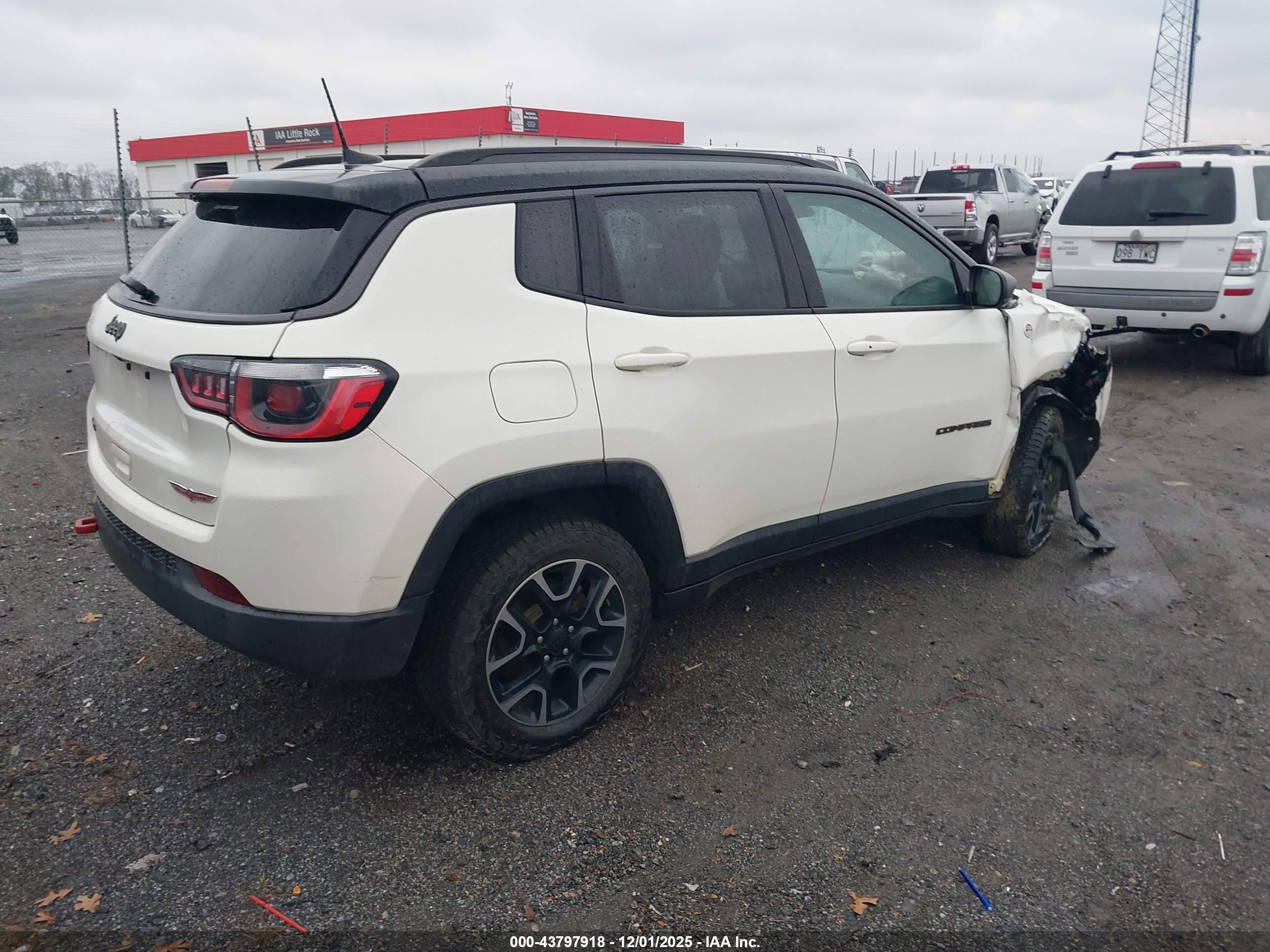 JEEP COMPASS image 4