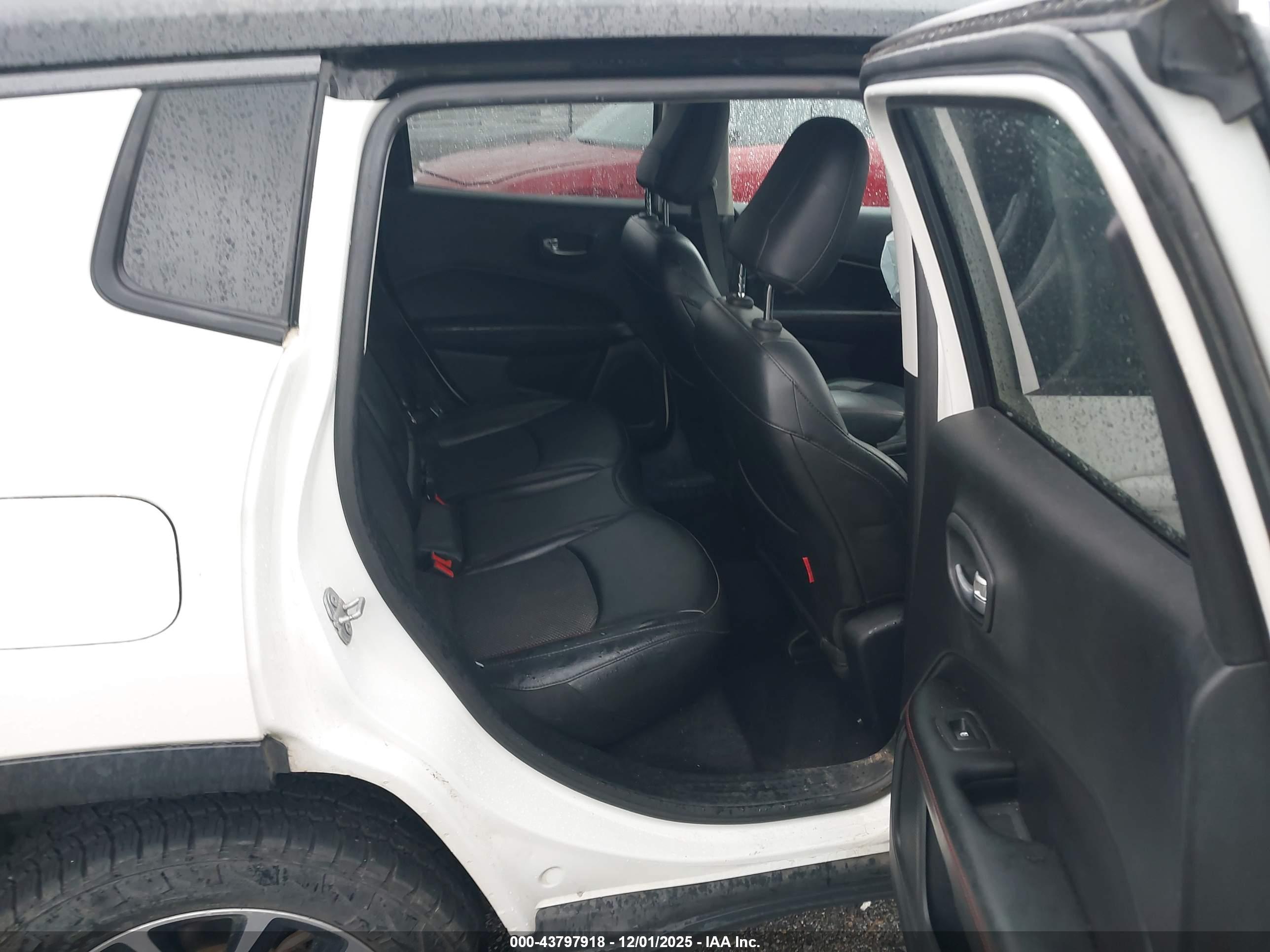 JEEP COMPASS image 8