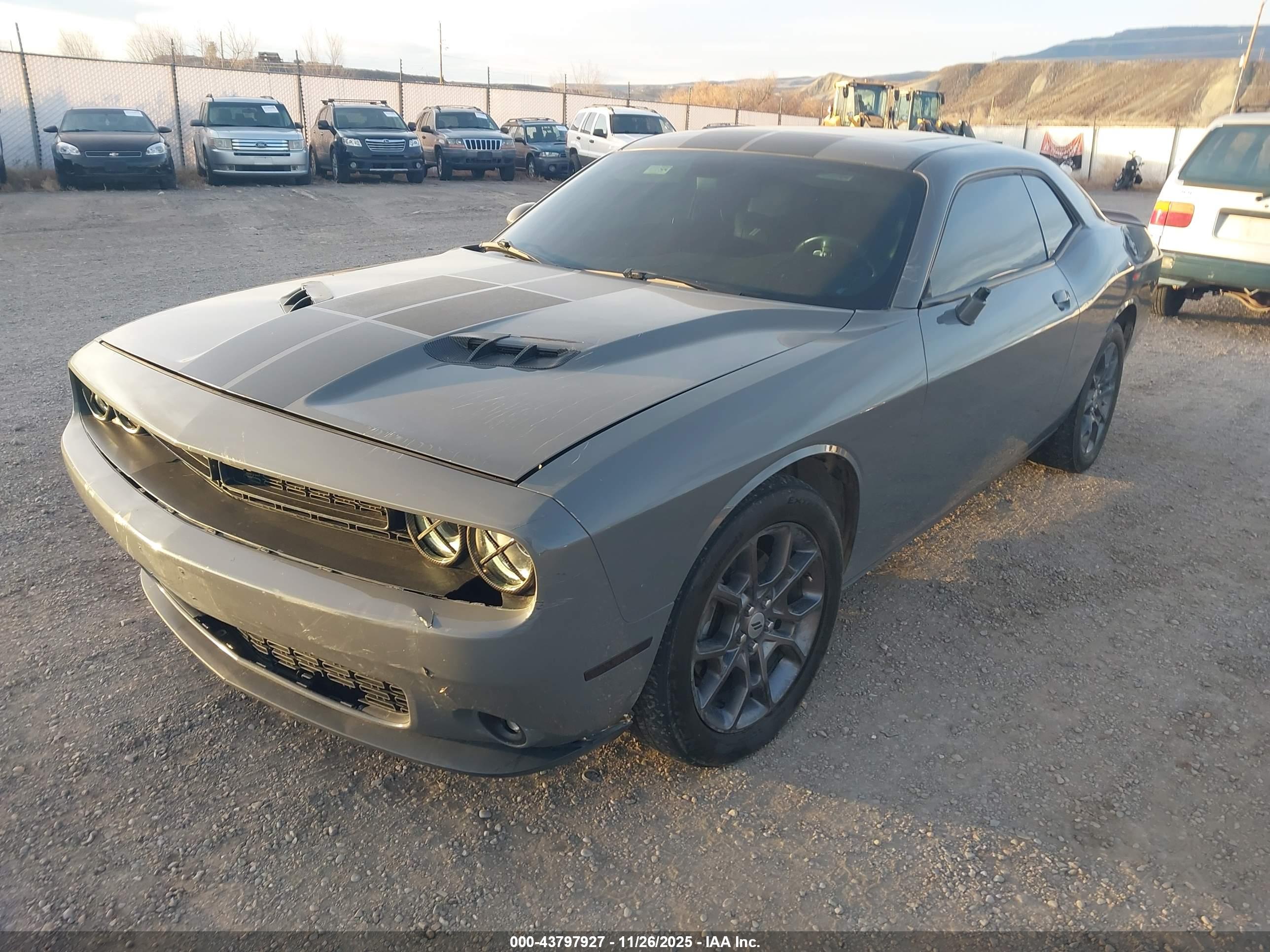 DODGE CHALLENGER image 2
