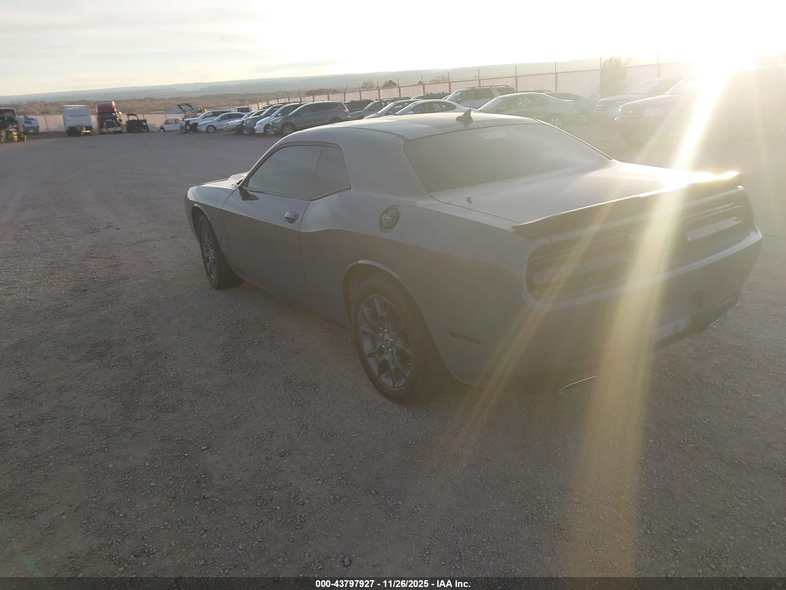DODGE CHALLENGER image 3
