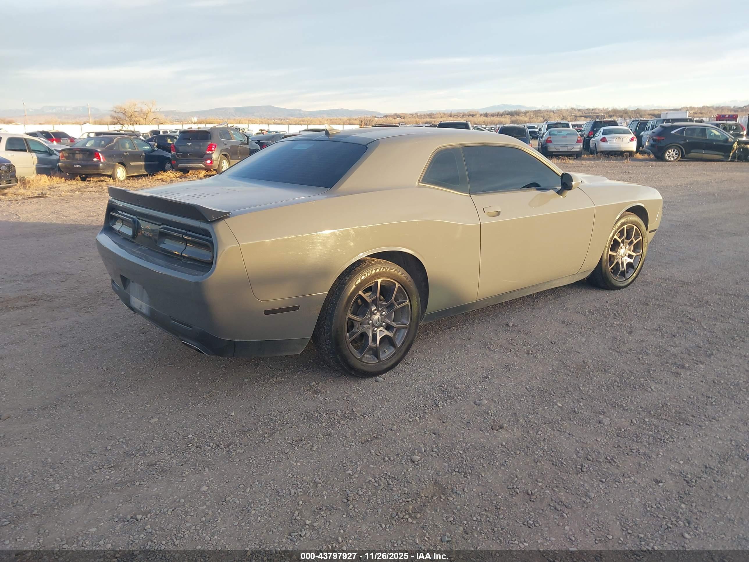 DODGE CHALLENGER image 4