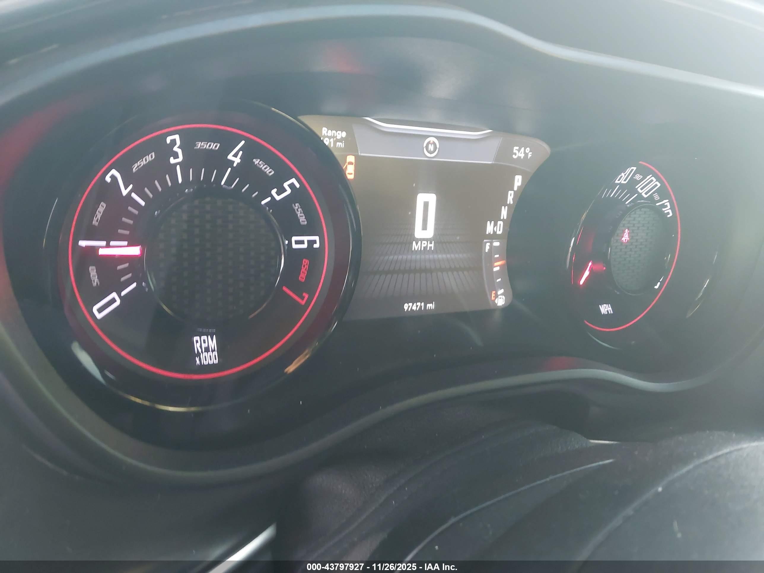 DODGE CHALLENGER image 7