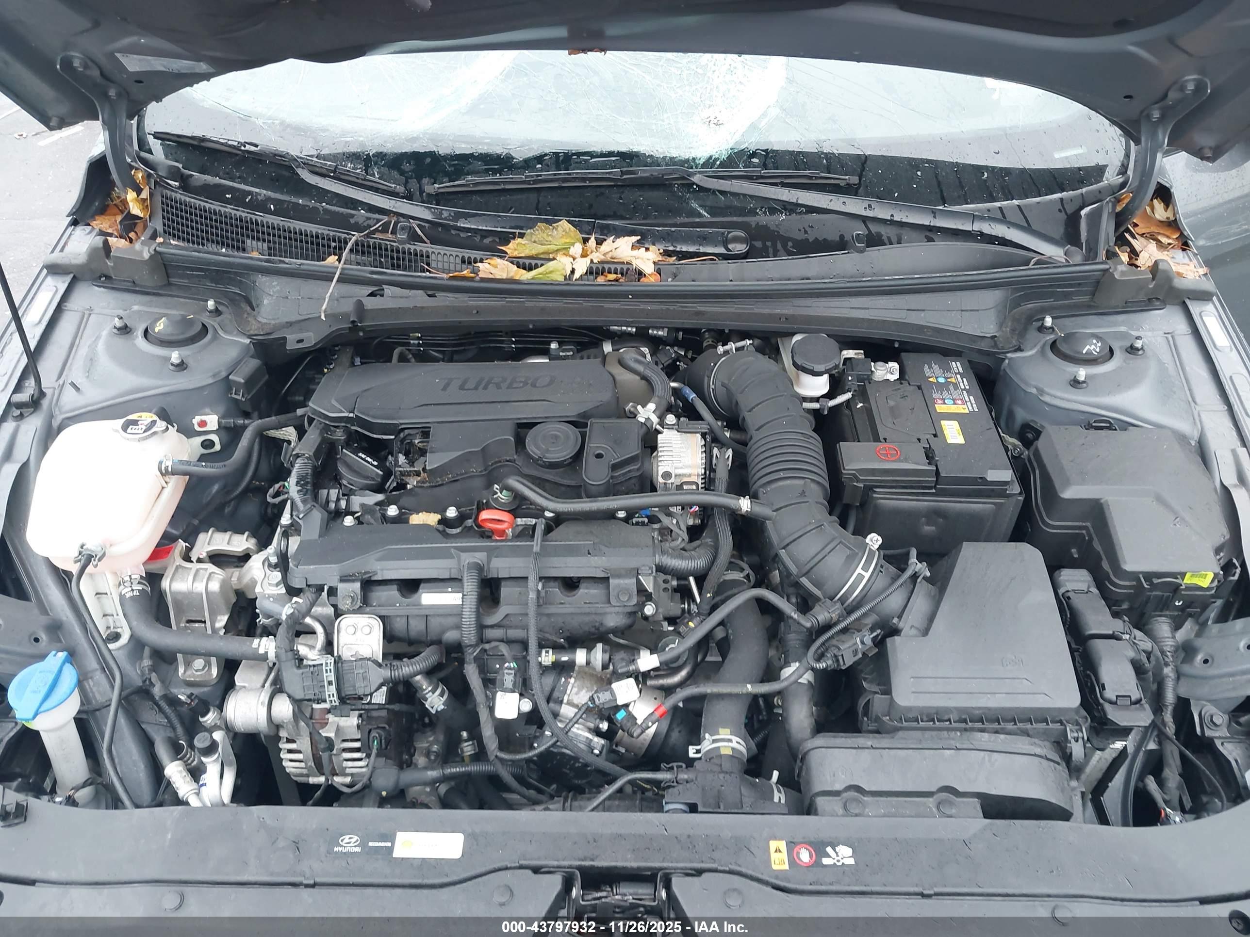 HYUNDAI ELANTRA image 10