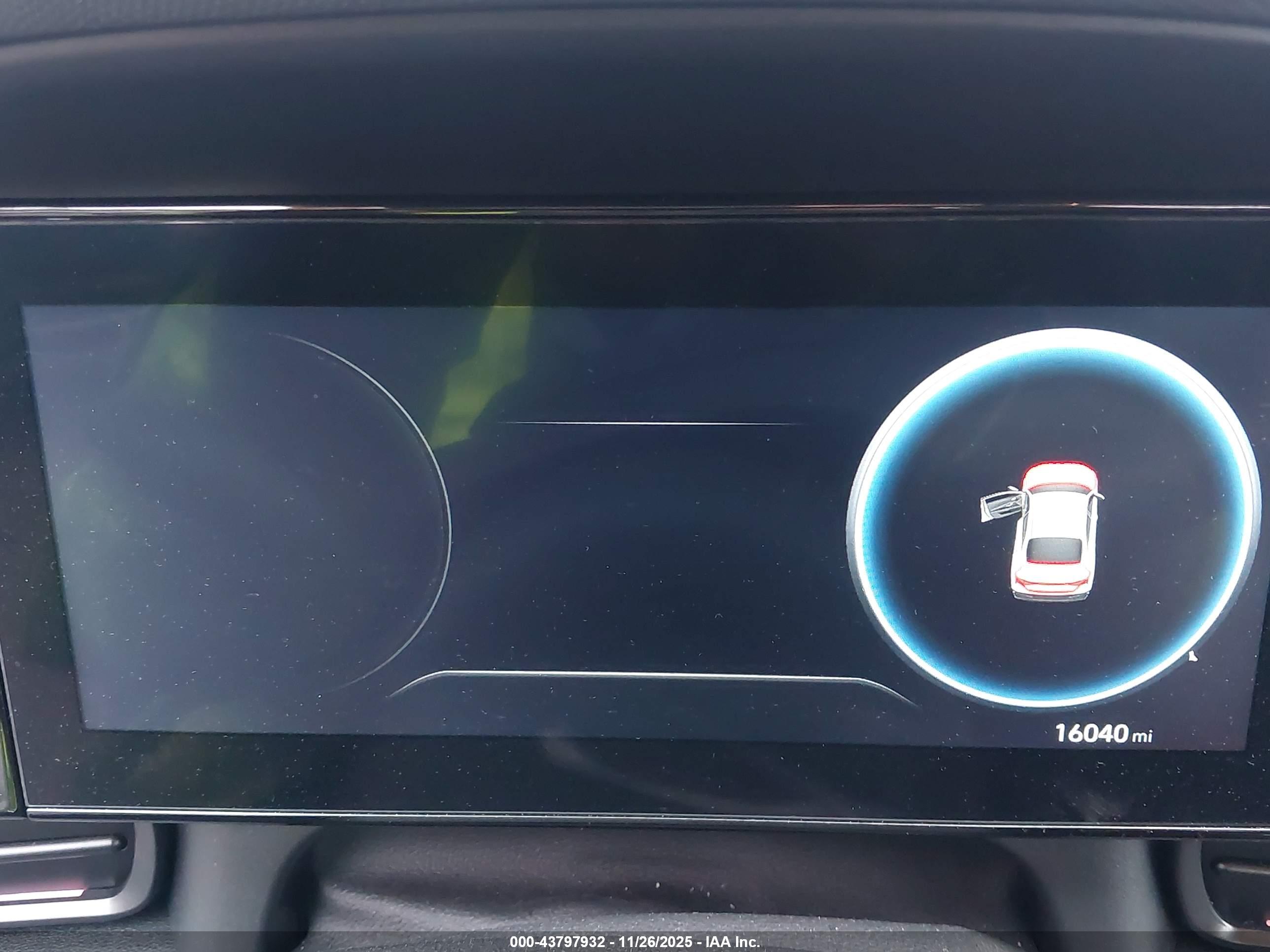 HYUNDAI ELANTRA image 7