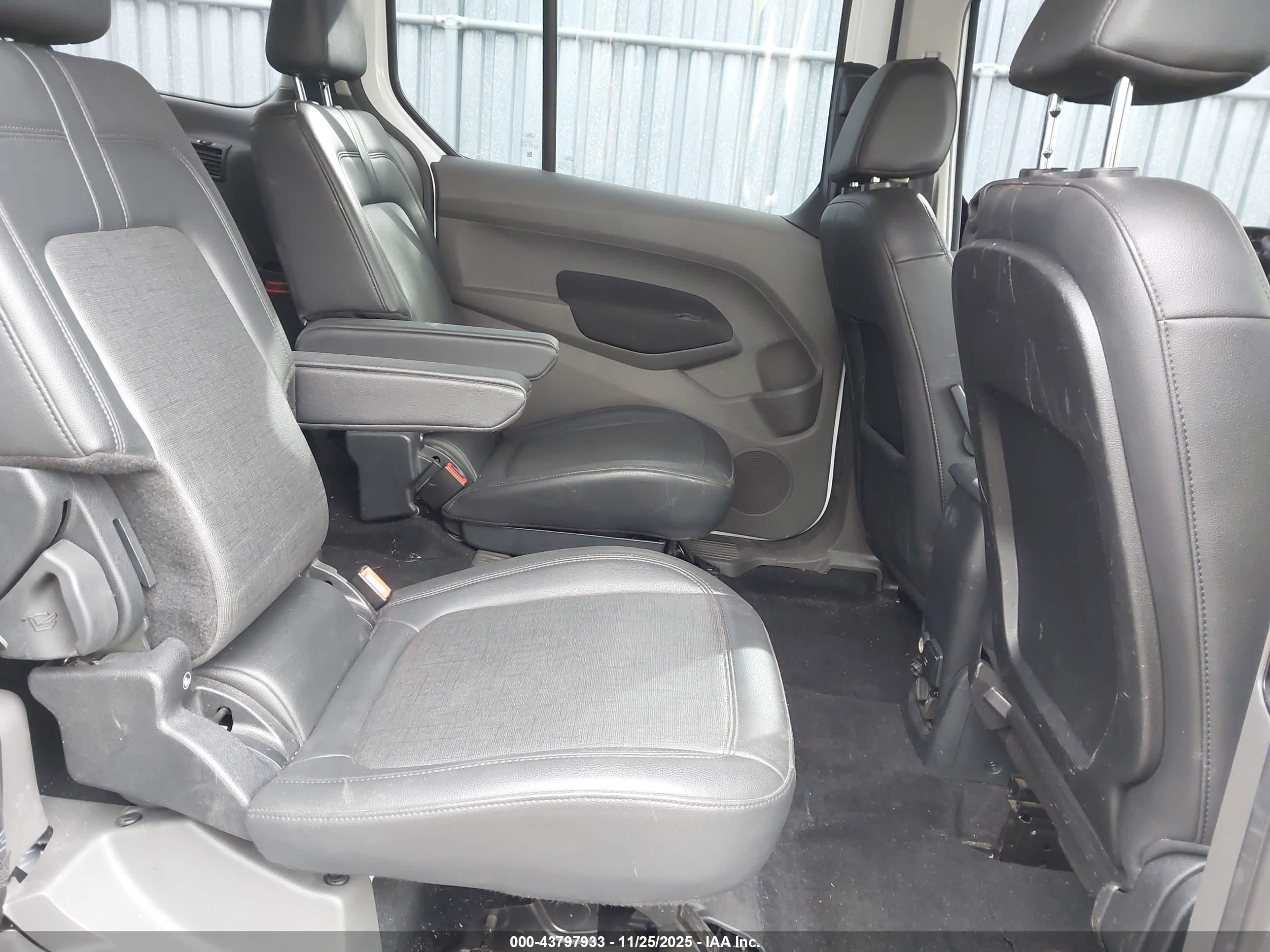 FORD TRANSIT image 8