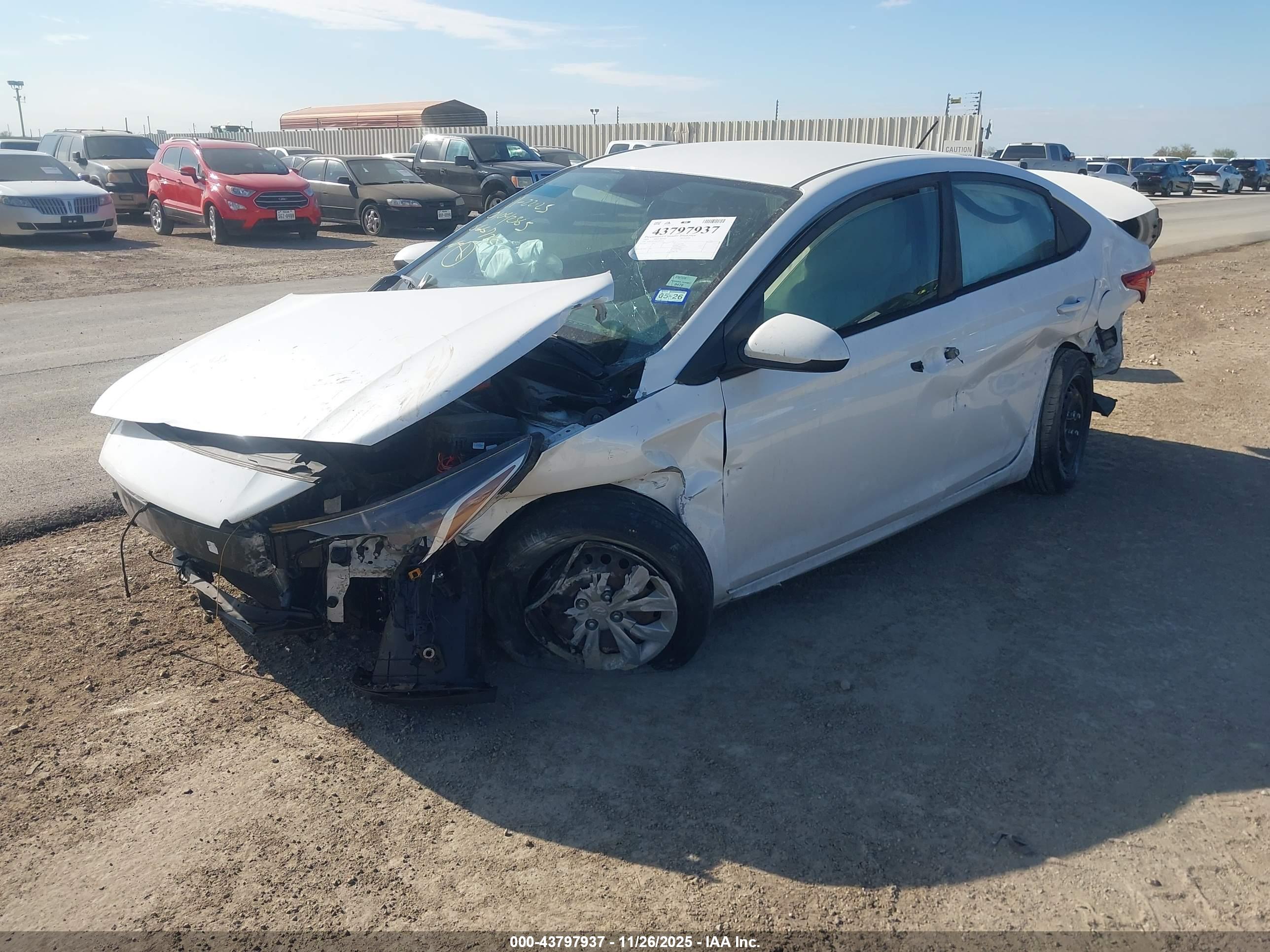HYUNDAI ACCENT image 2