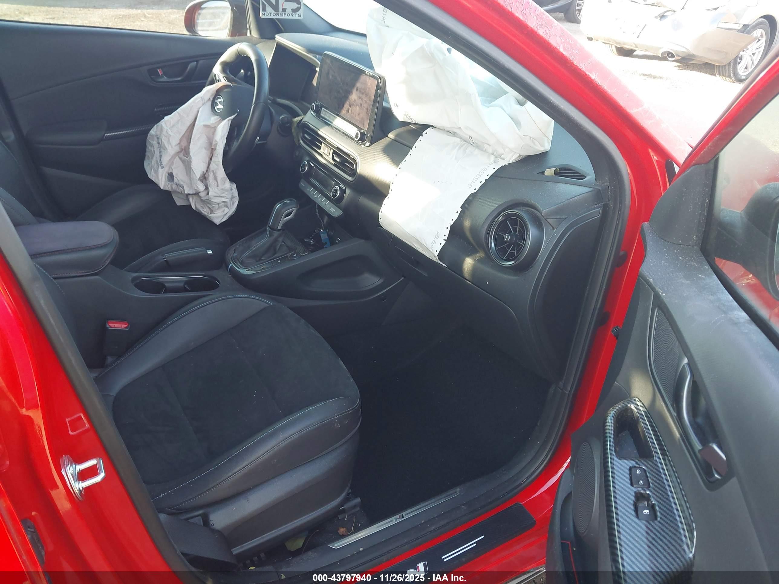 HYUNDAI KONA image 5