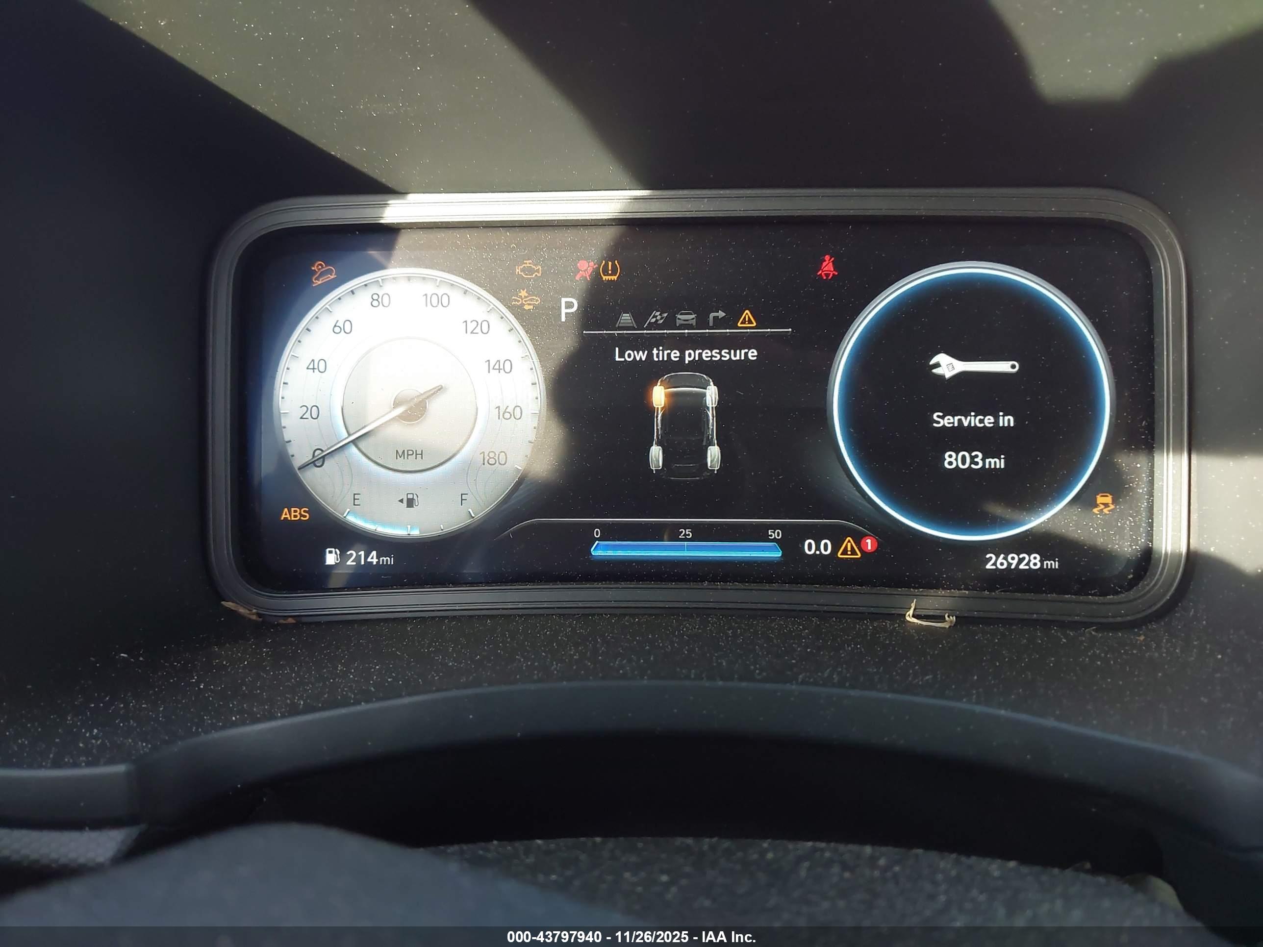 HYUNDAI KONA image 7
