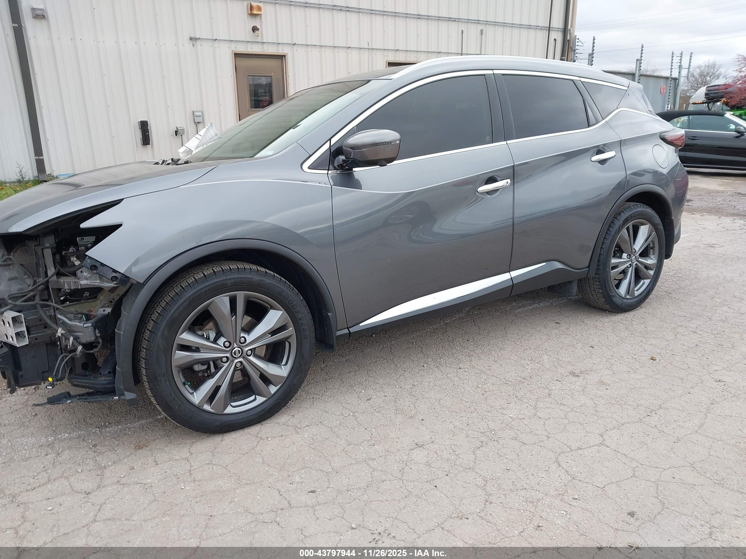 NISSAN MURANO image 2