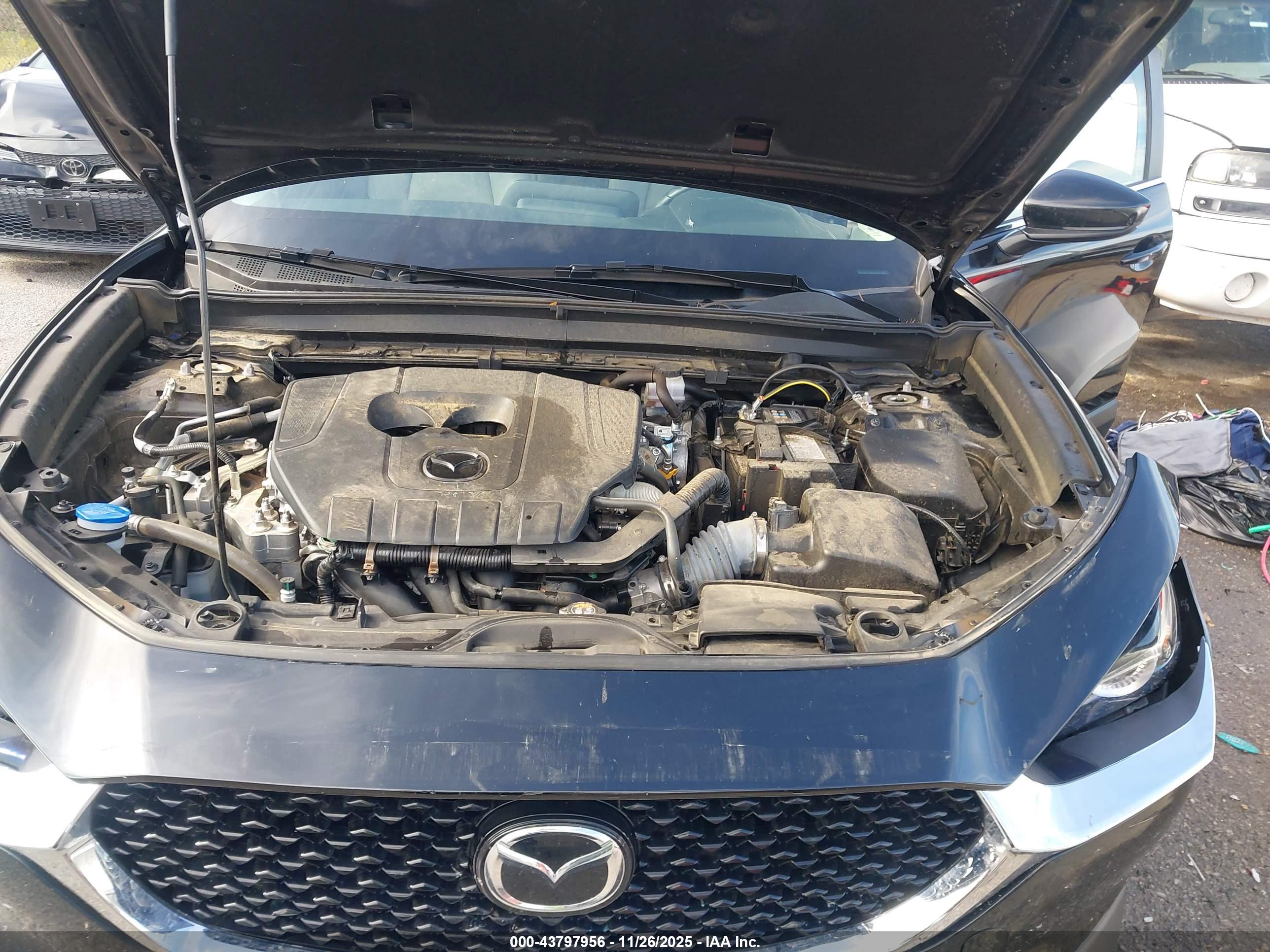 MAZDA CX-30 image 10