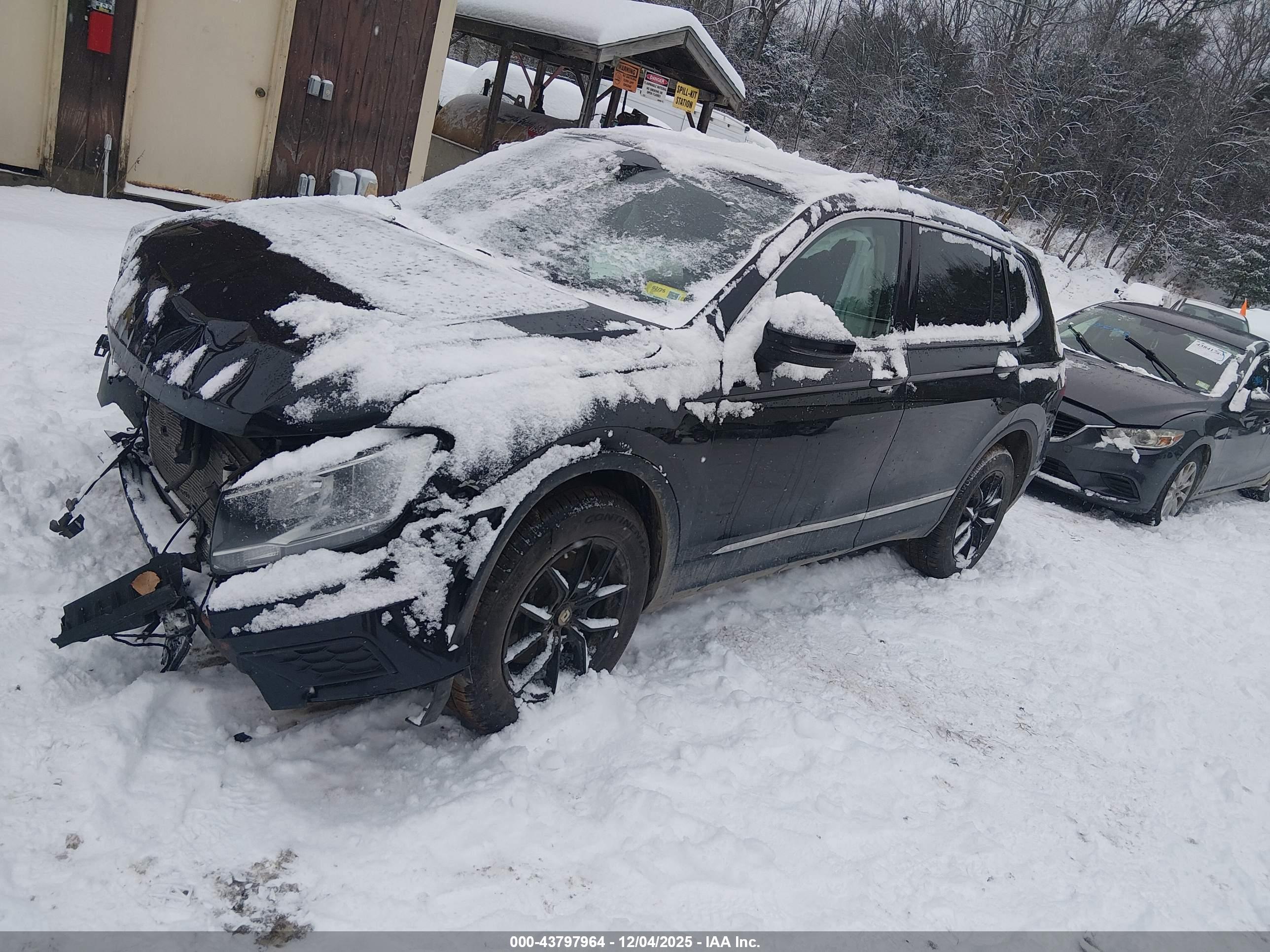 VOLKSWAGEN TIGUAN image 2