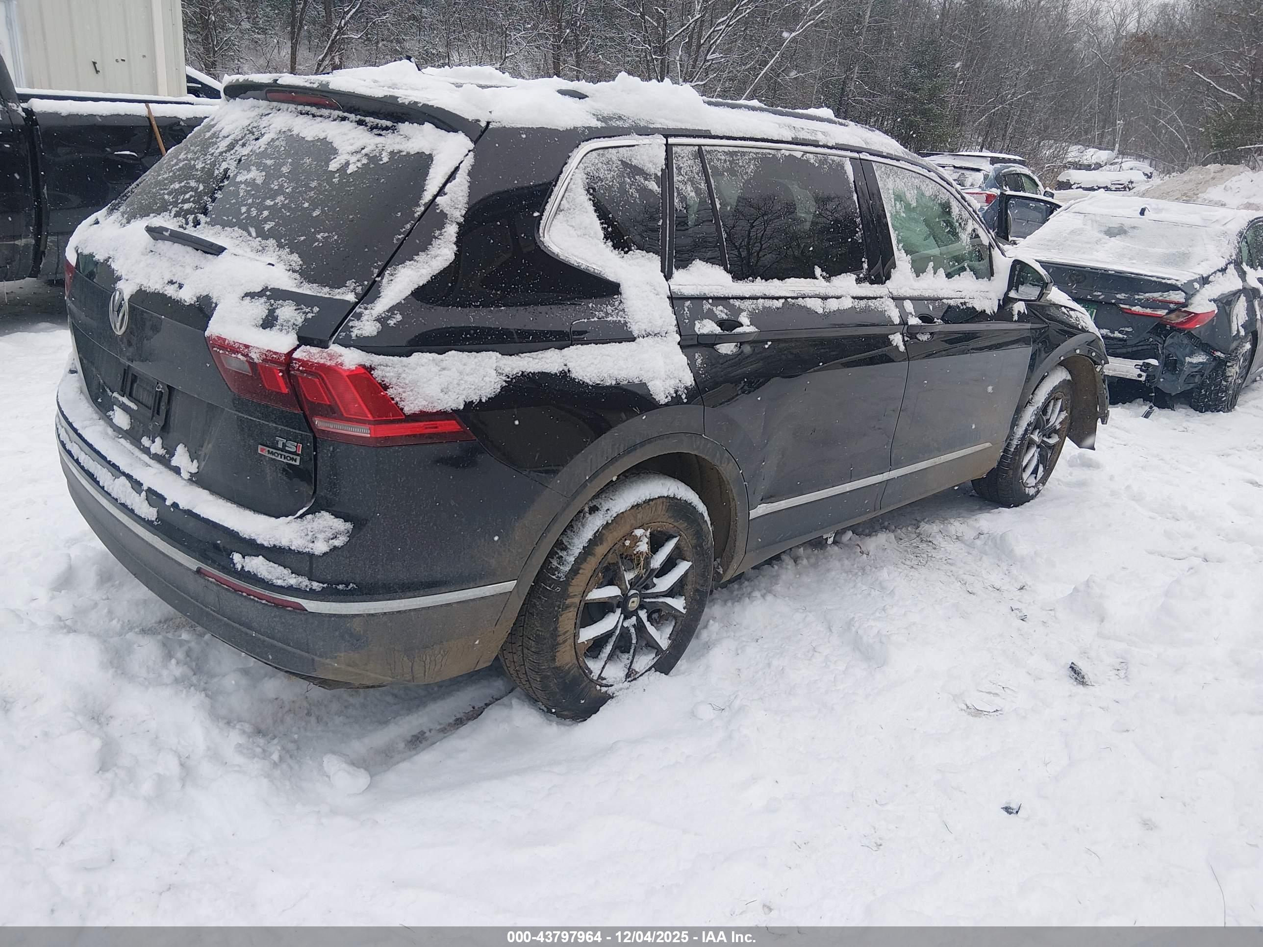 VOLKSWAGEN TIGUAN image 4