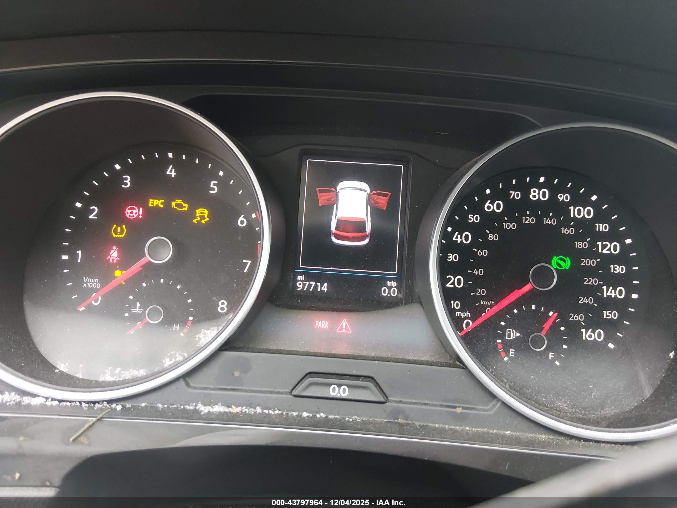 VOLKSWAGEN TIGUAN image 7